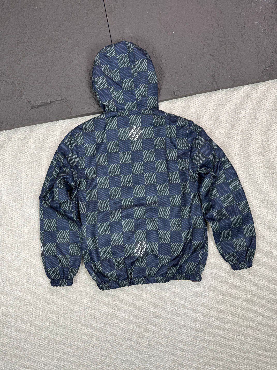 LV Clothing-340