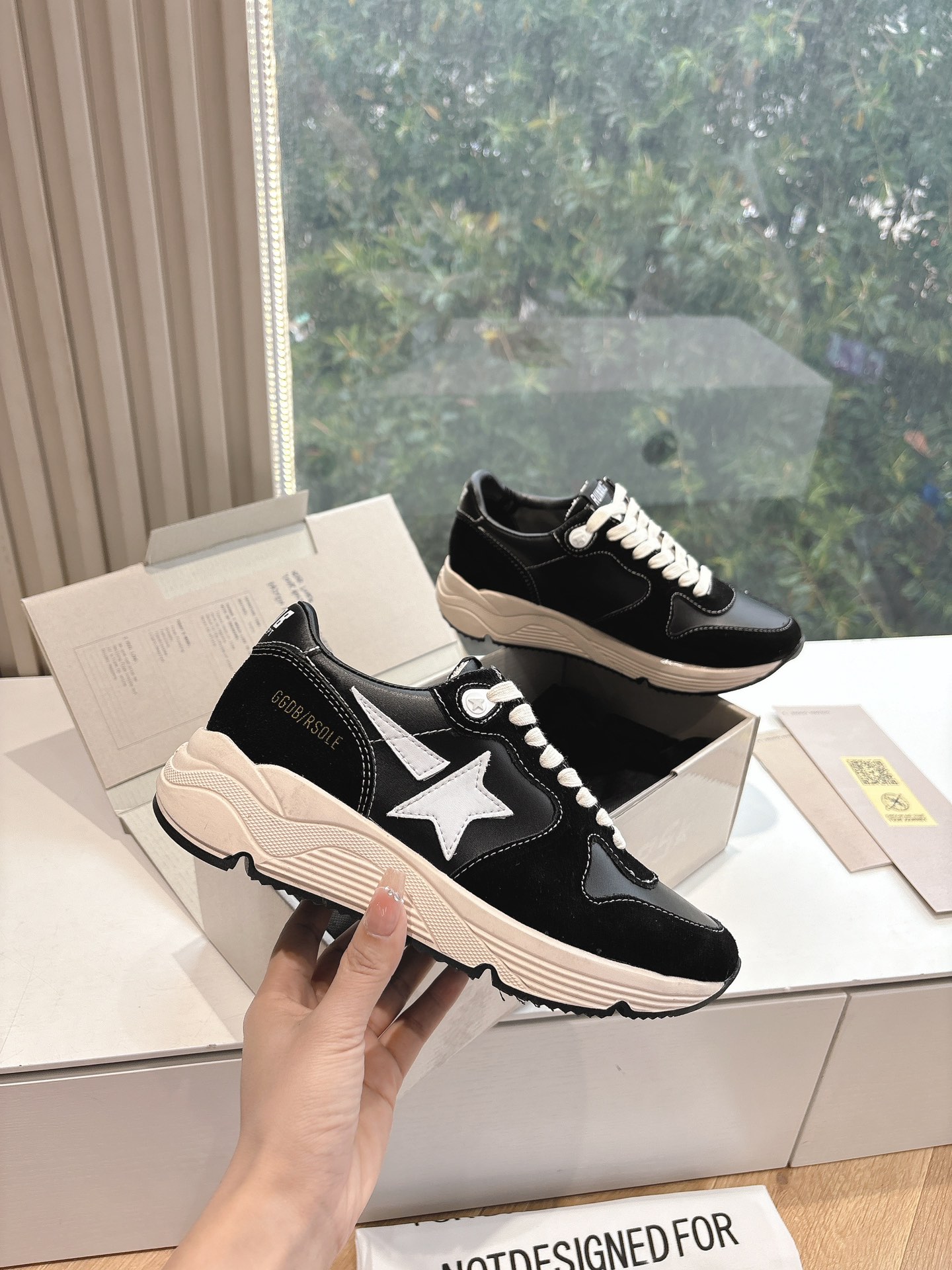 Golden Goose Sneakers-13