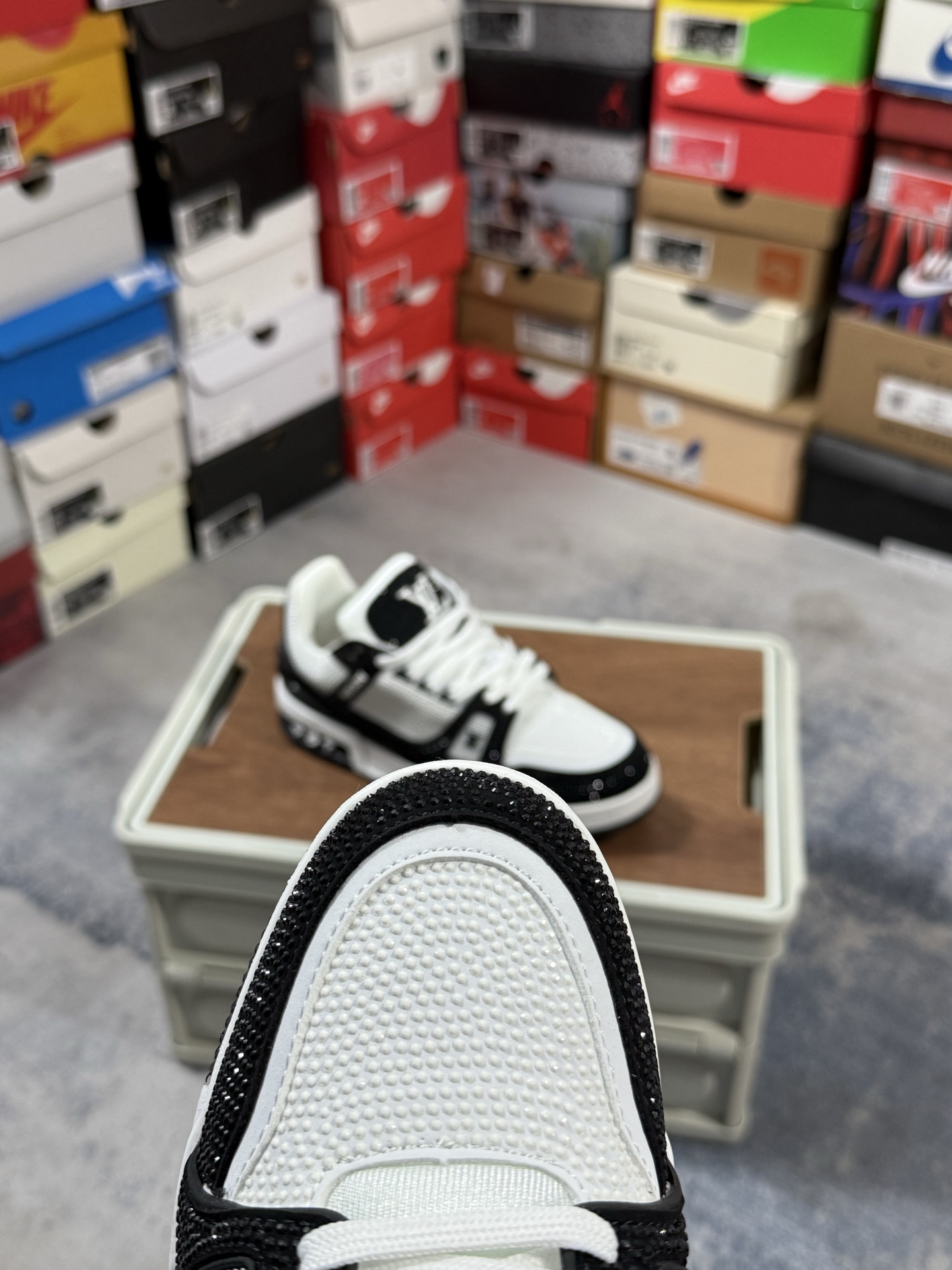 Lv Sneakers-115