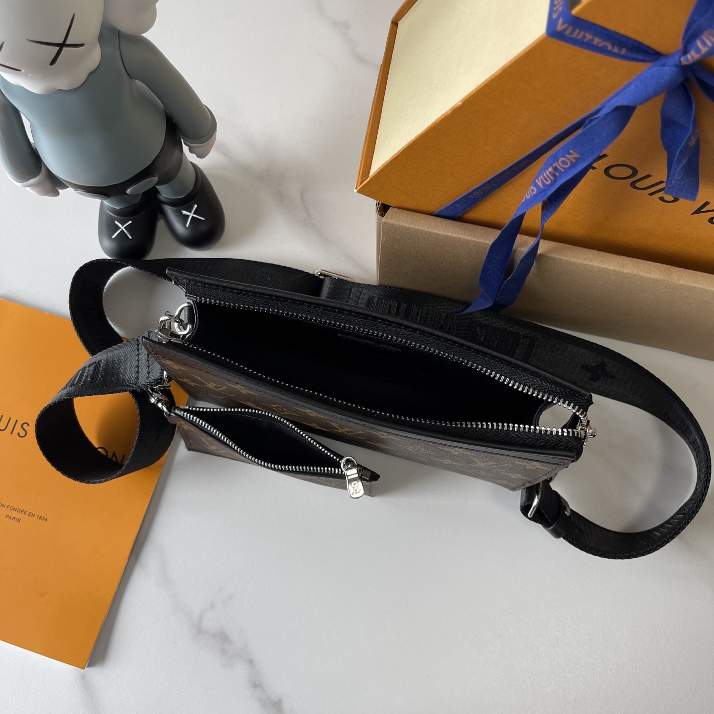 Louis Vuitton Hot New Product-162