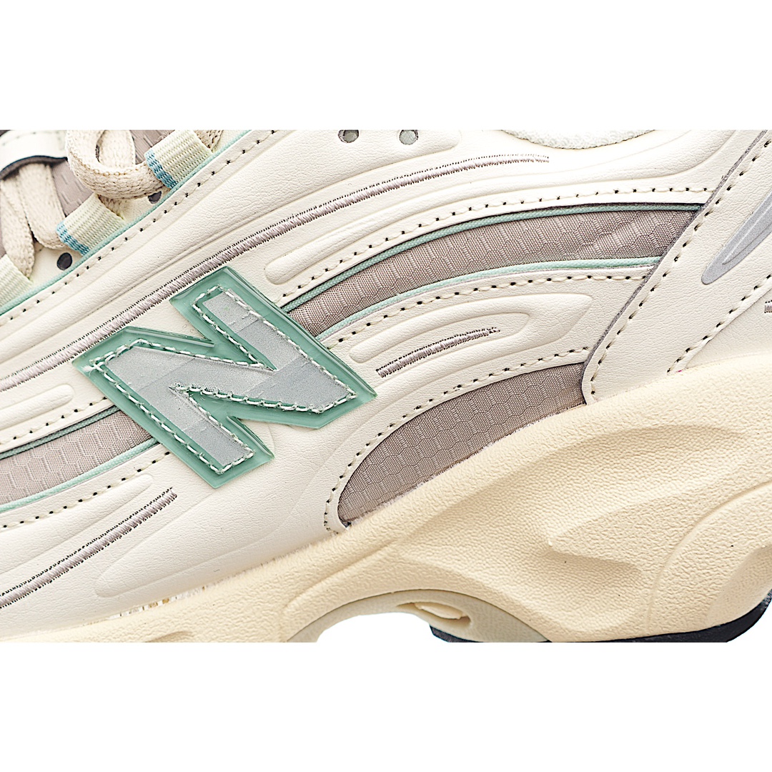New Balance Sneakers-152