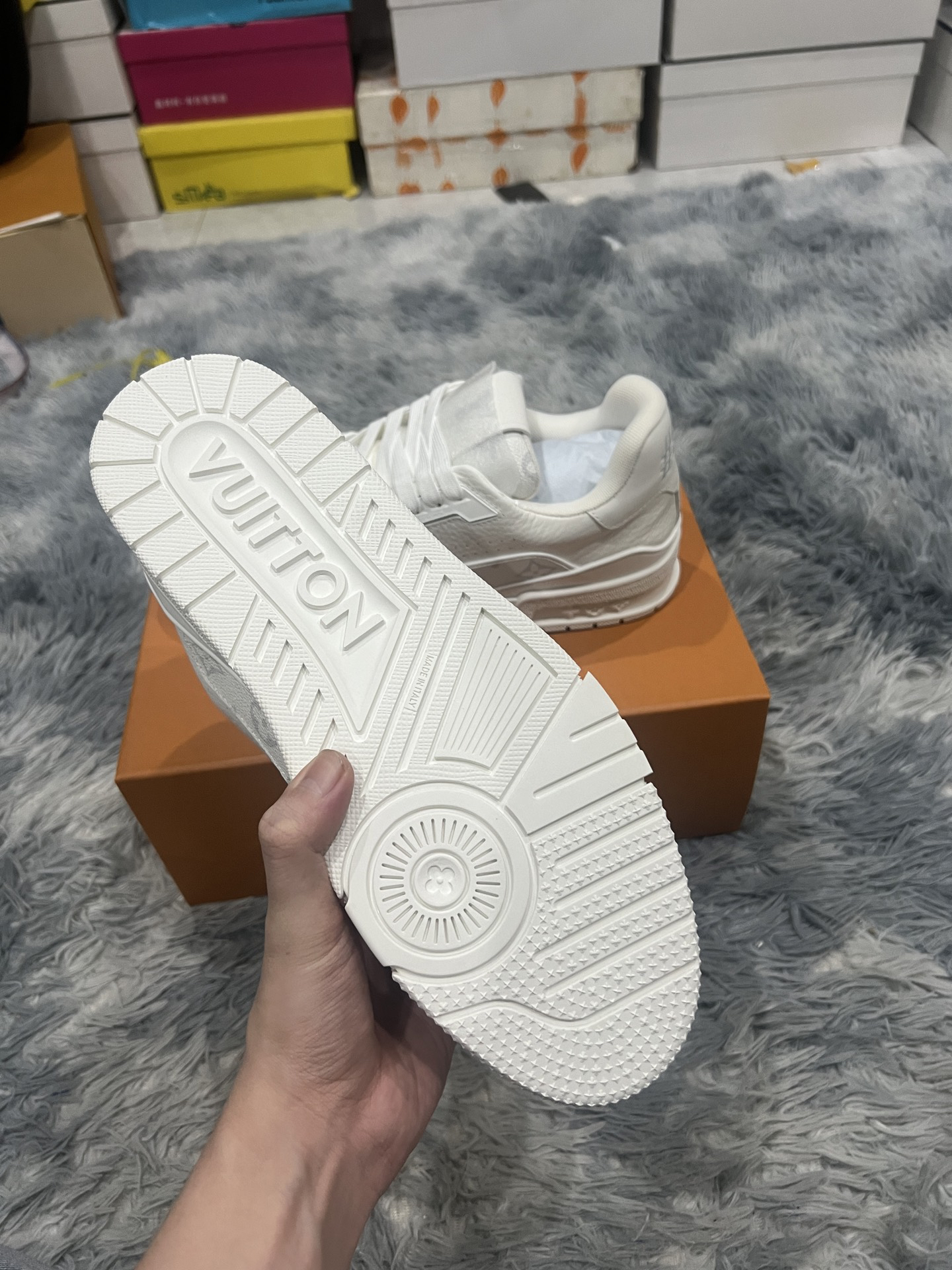 Lv Sneakers-80