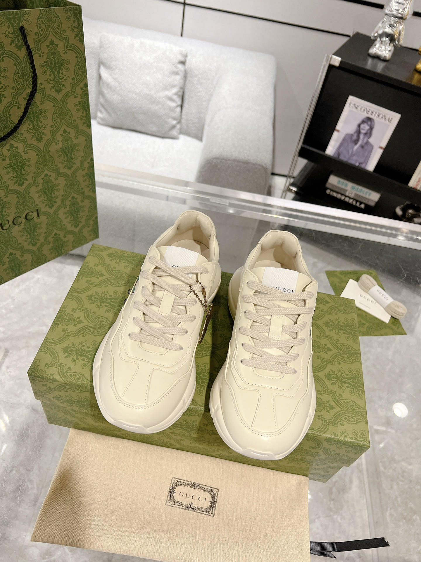 Gucci Sneakers-207