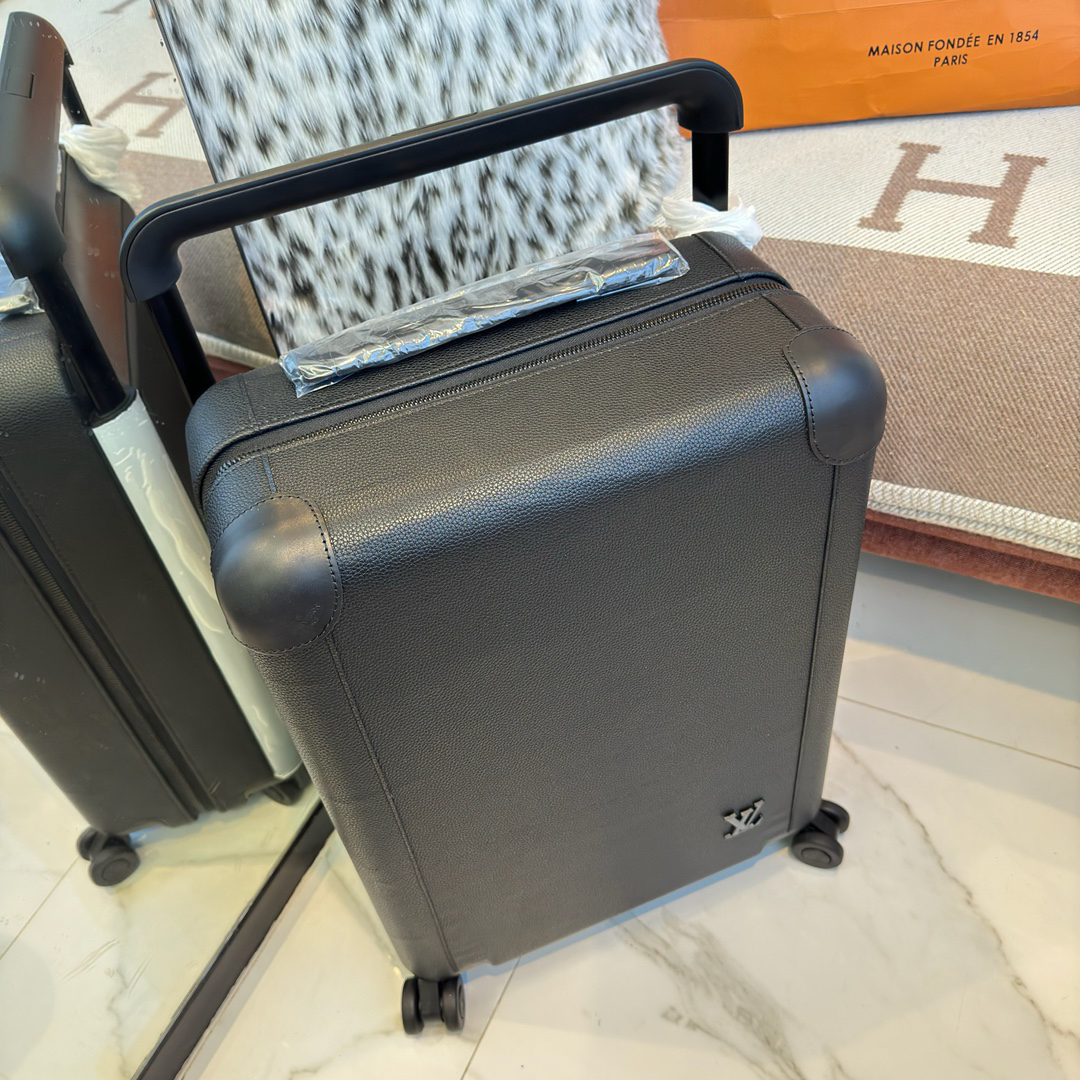 LV luggage-75