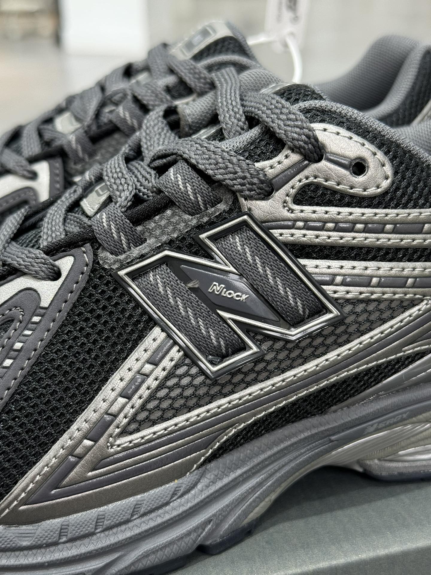 New Balance Sneakers-204