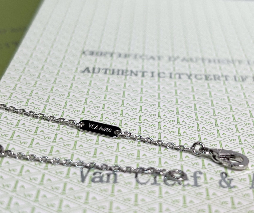 Van Cleef & Arpels necklace-50