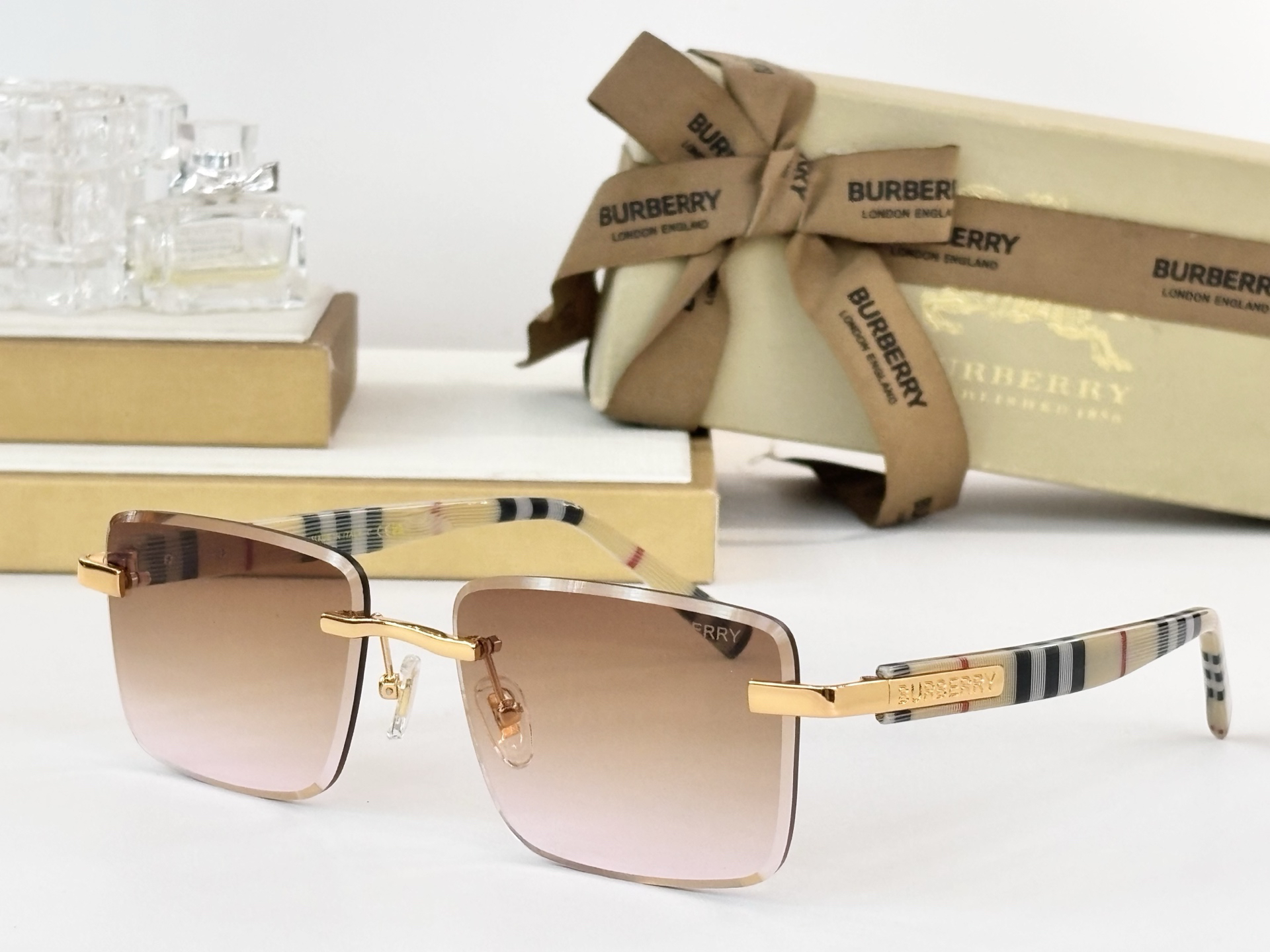 Burberry glasses-14