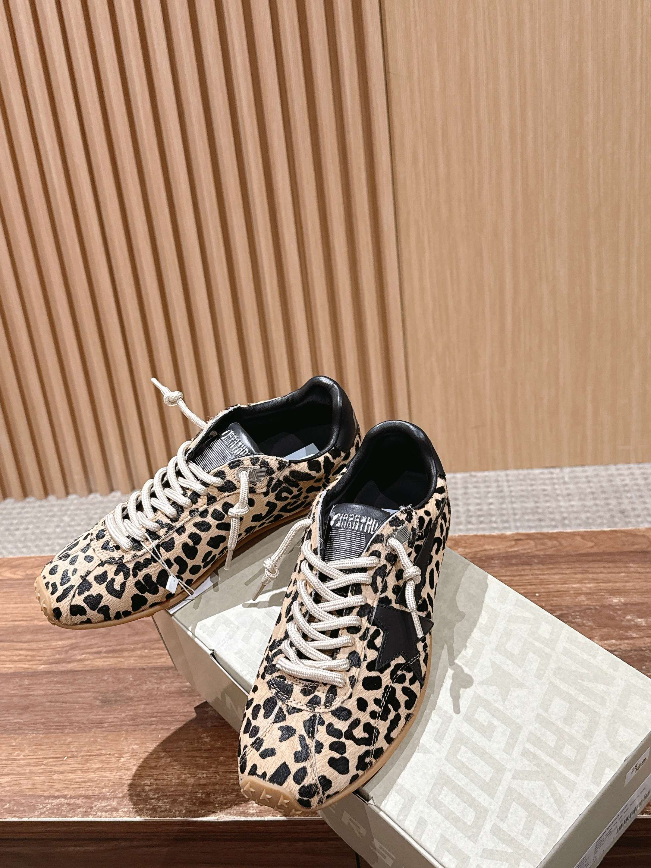 Golden Goose Sneakers-57
