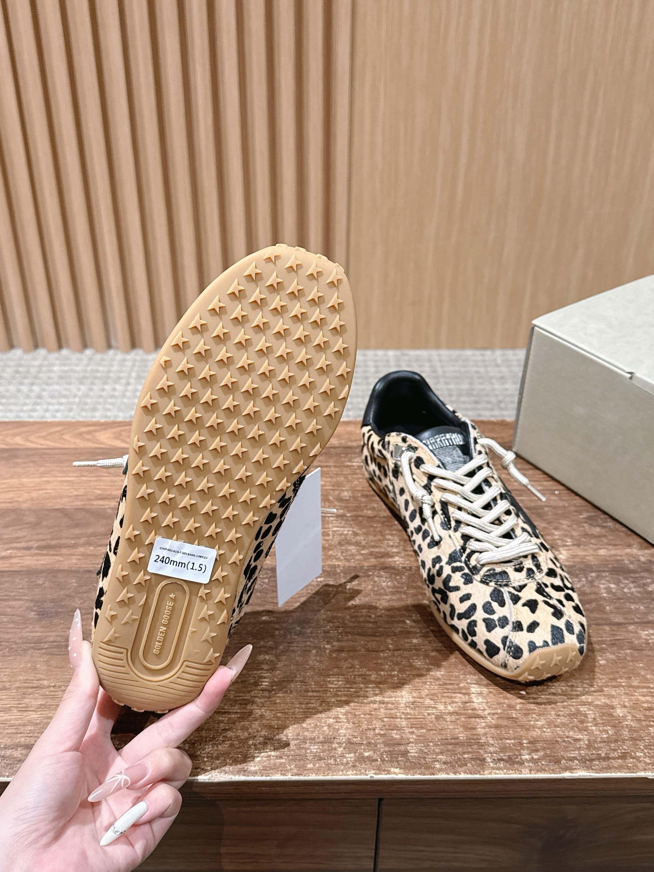 Golden Goose Sneakers-57