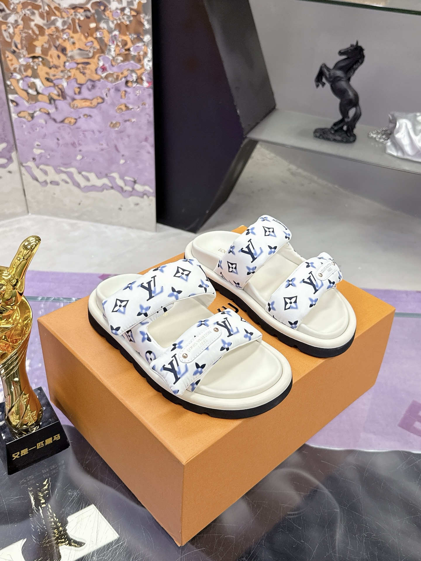 LV Summer footwear