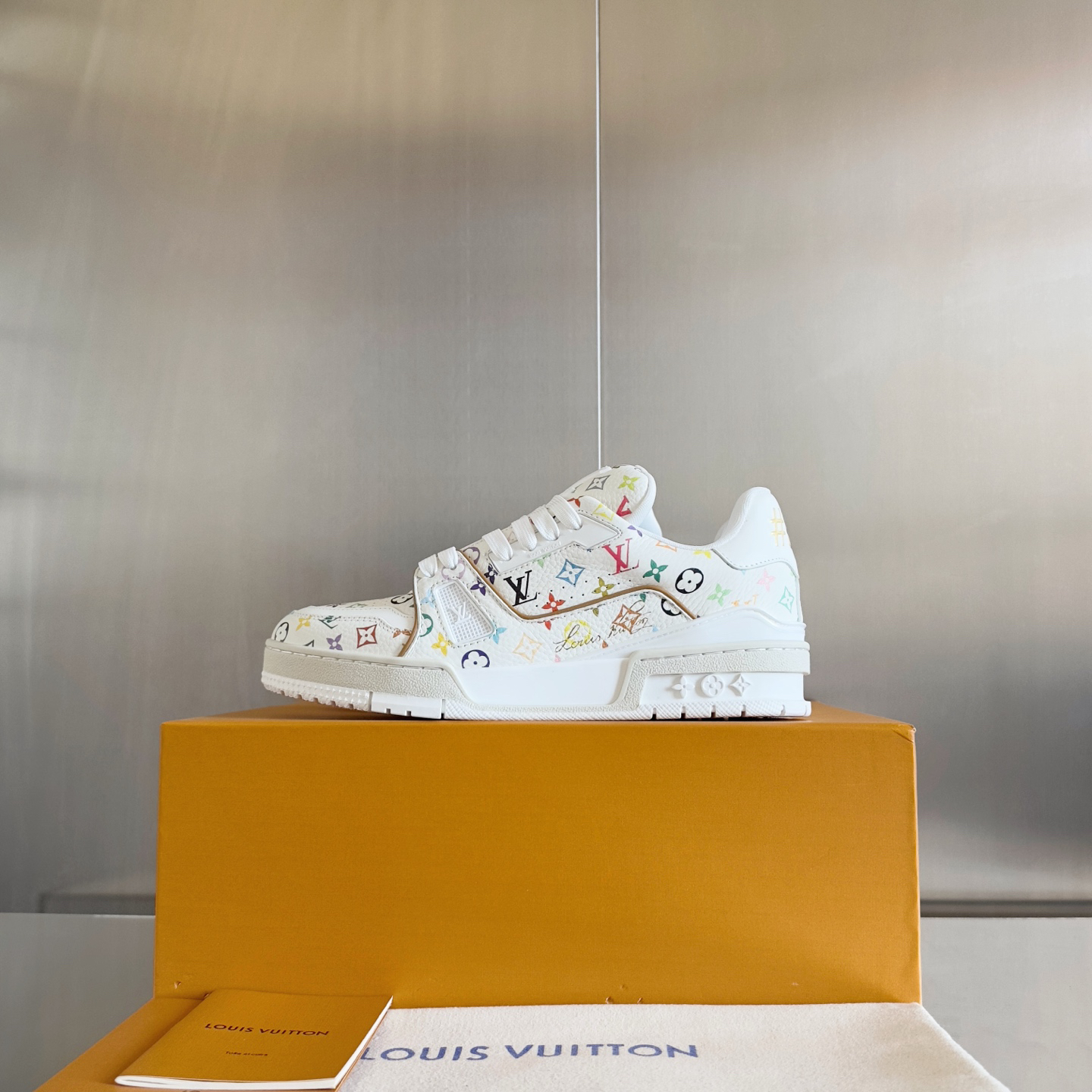 Lv Sneakers-156