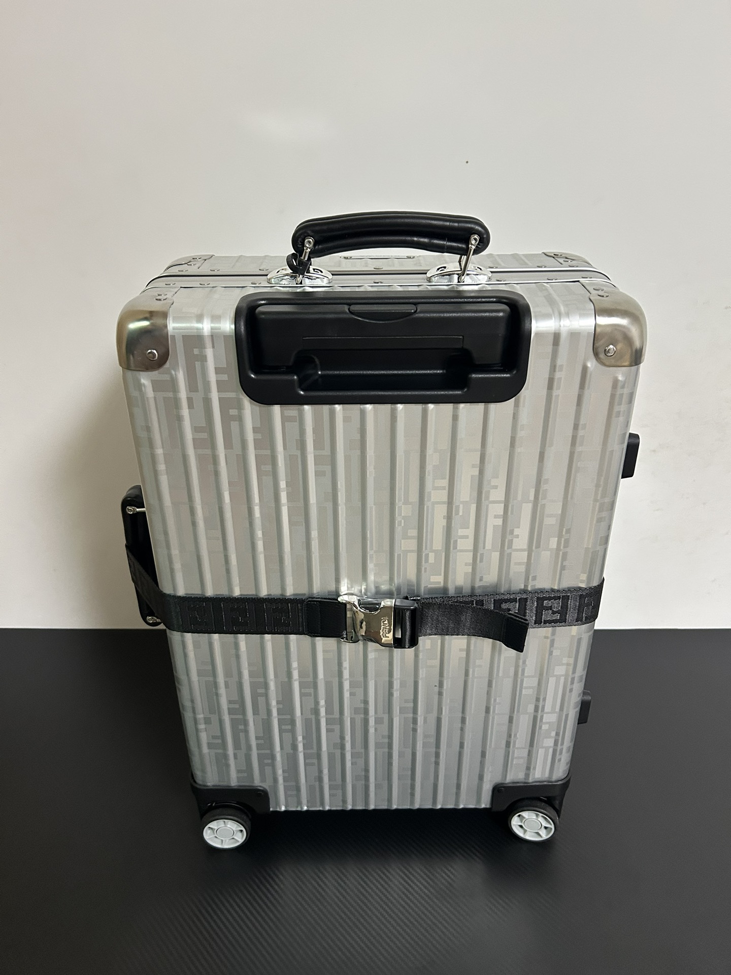 Fendi luggage-8