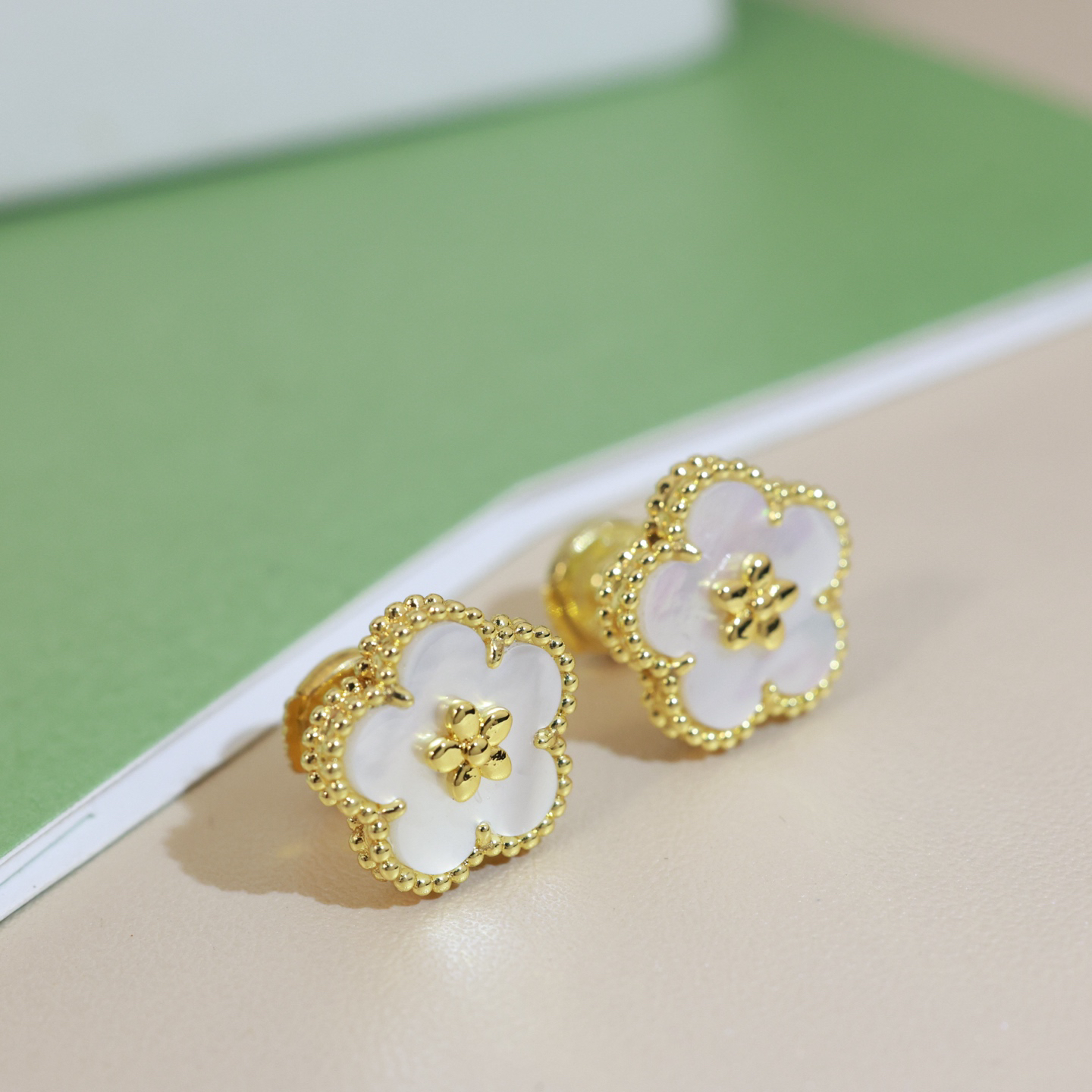 Van Cleef & Arpels earring-32