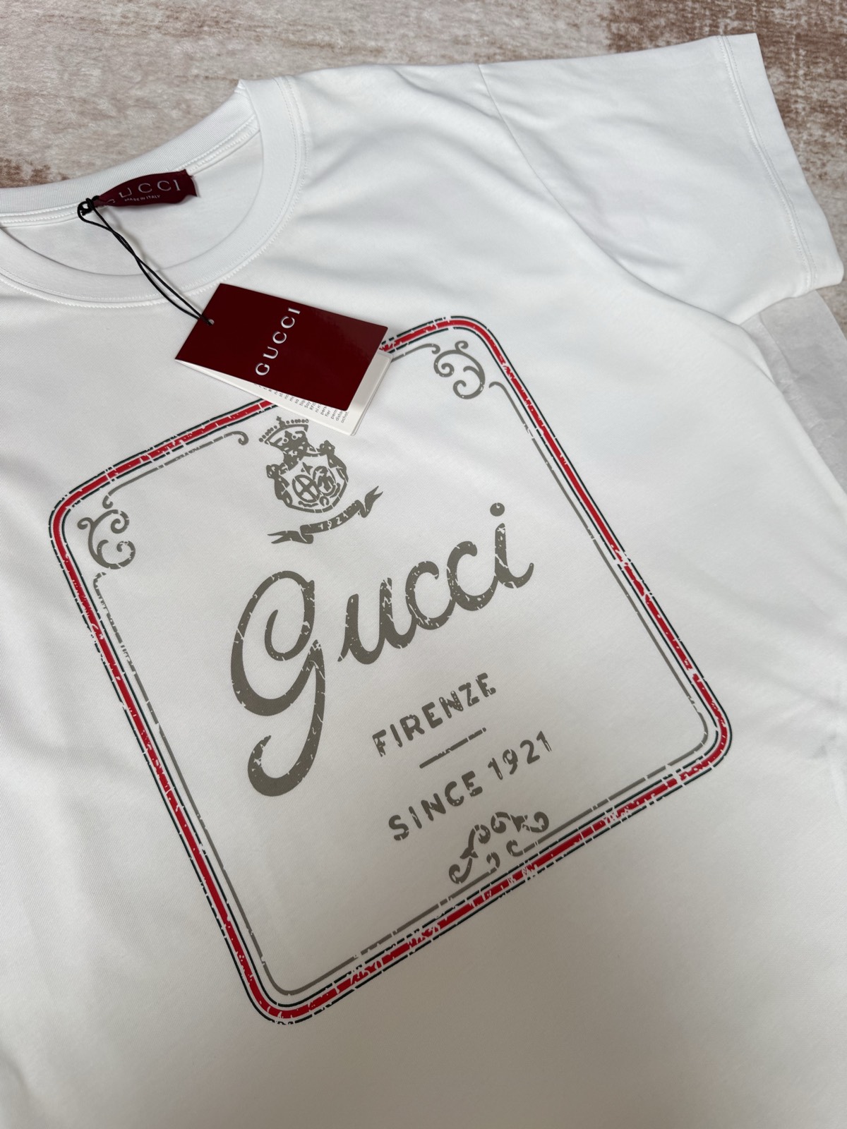 Gucci clothing-8