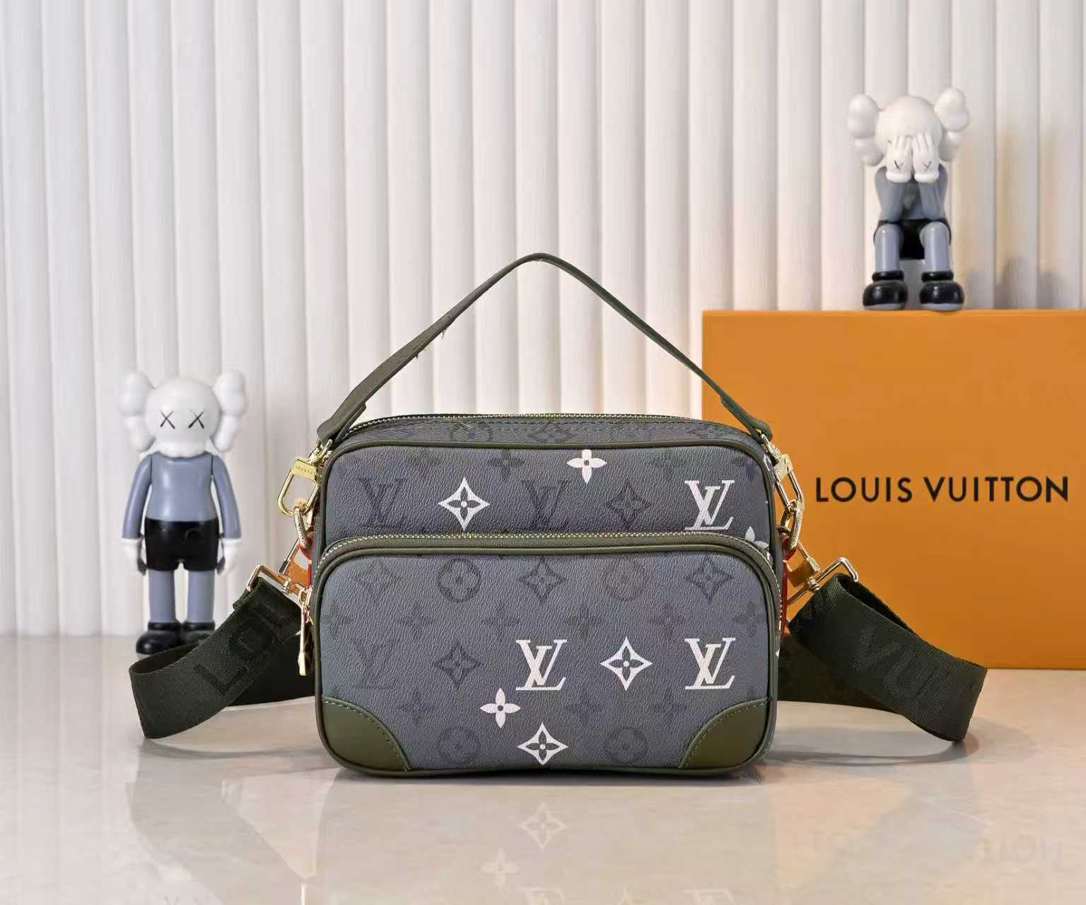 Louis Vuitton Hot New Product-135