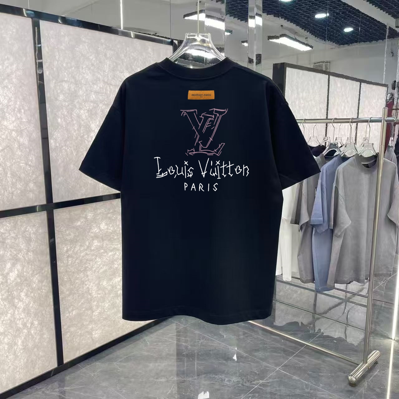LV clothing-167
