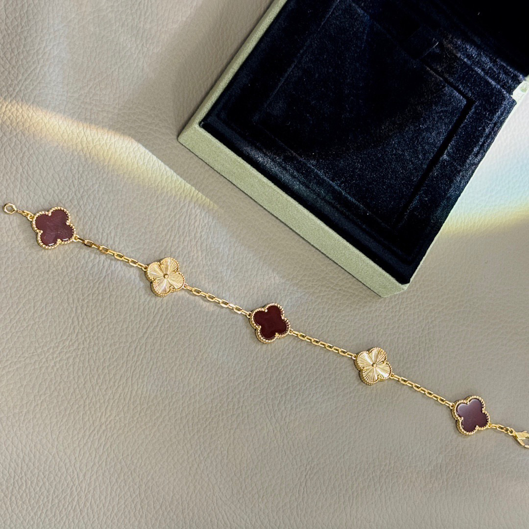 Van Cleef & Arpels Bracelet-90