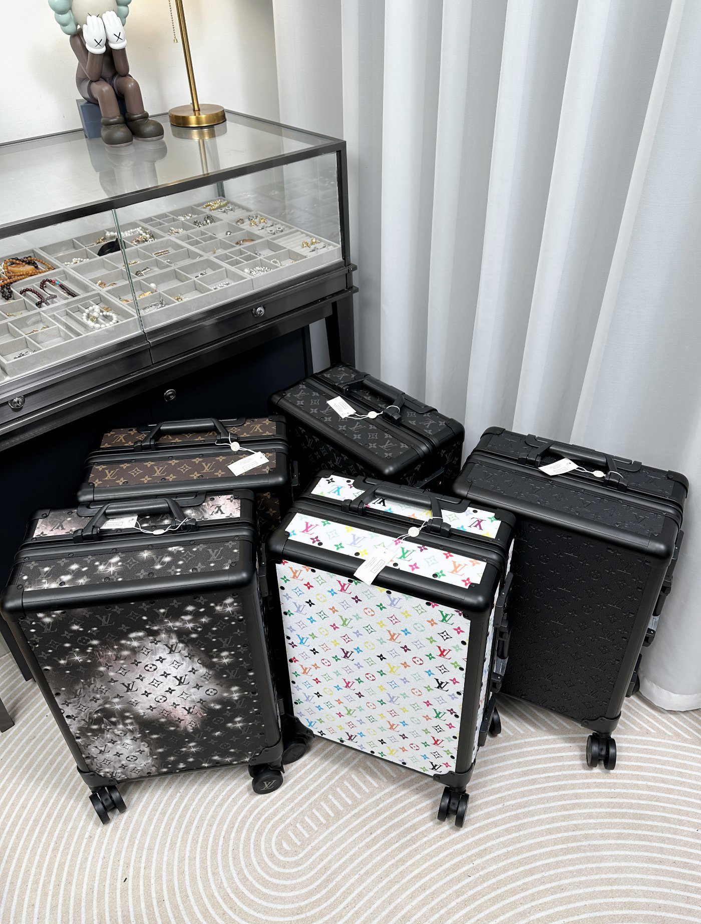 LV luggage-103