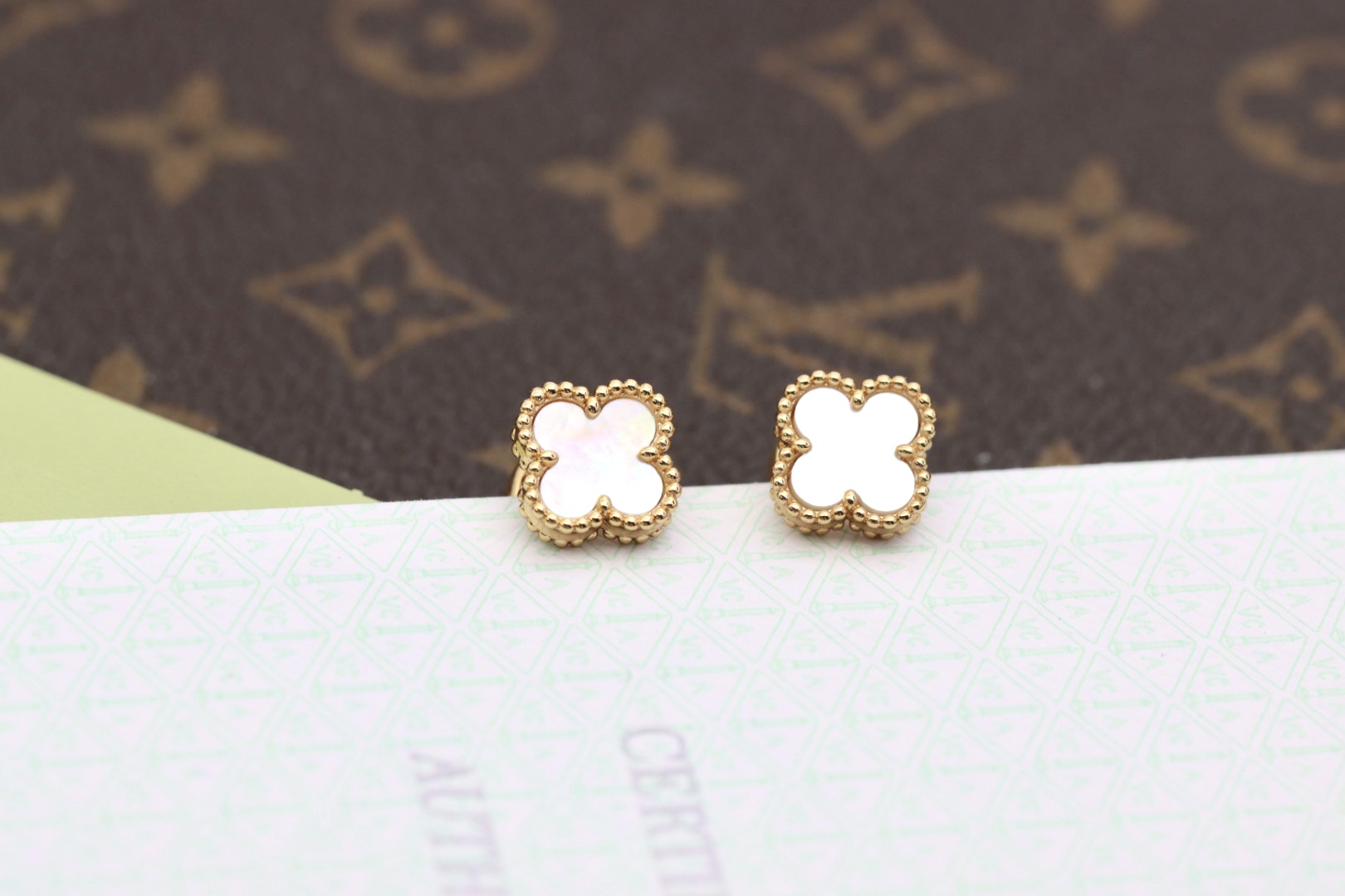 Van Cleef & Arpels earring-13