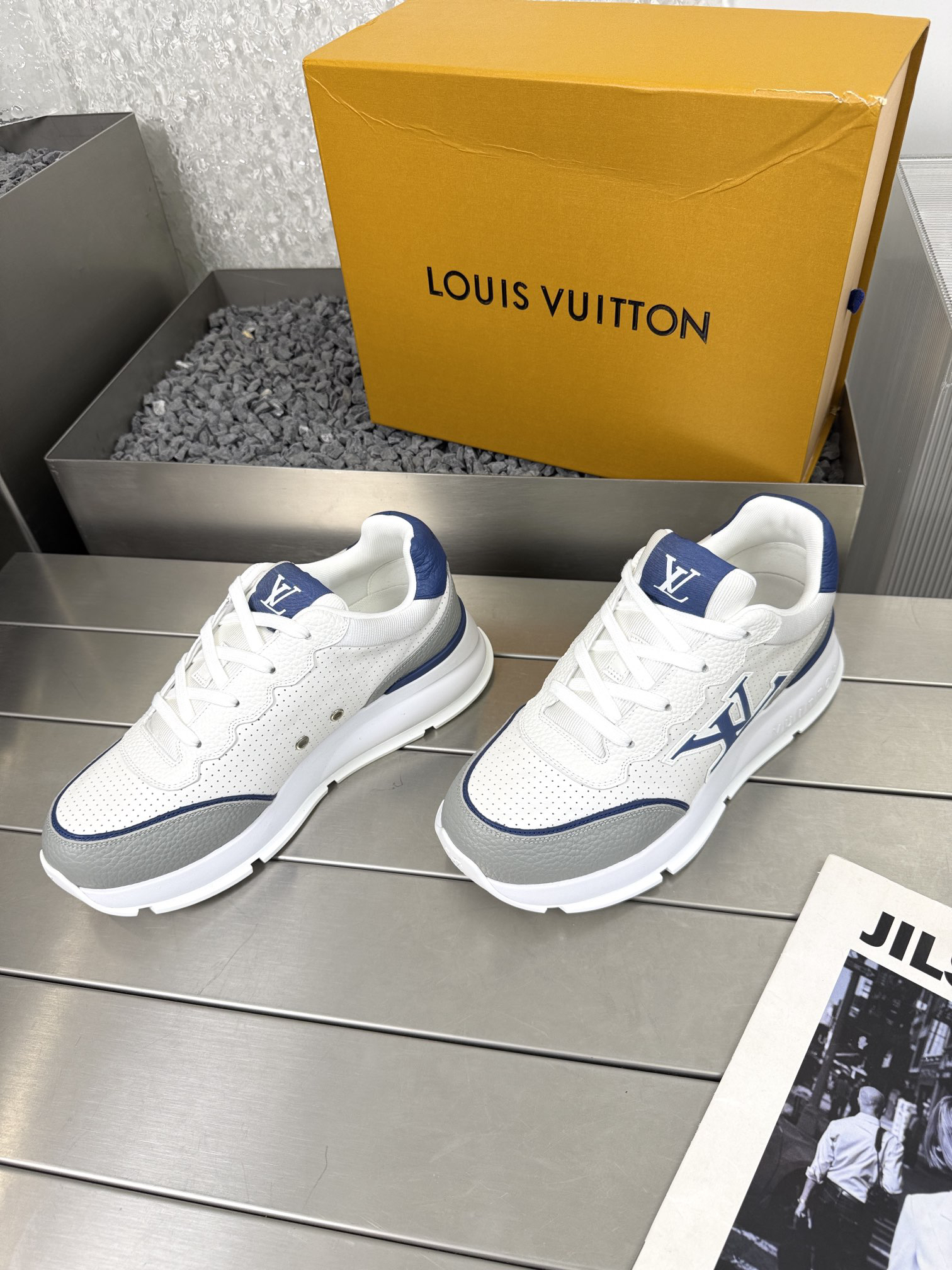 Lv Sneakers-159