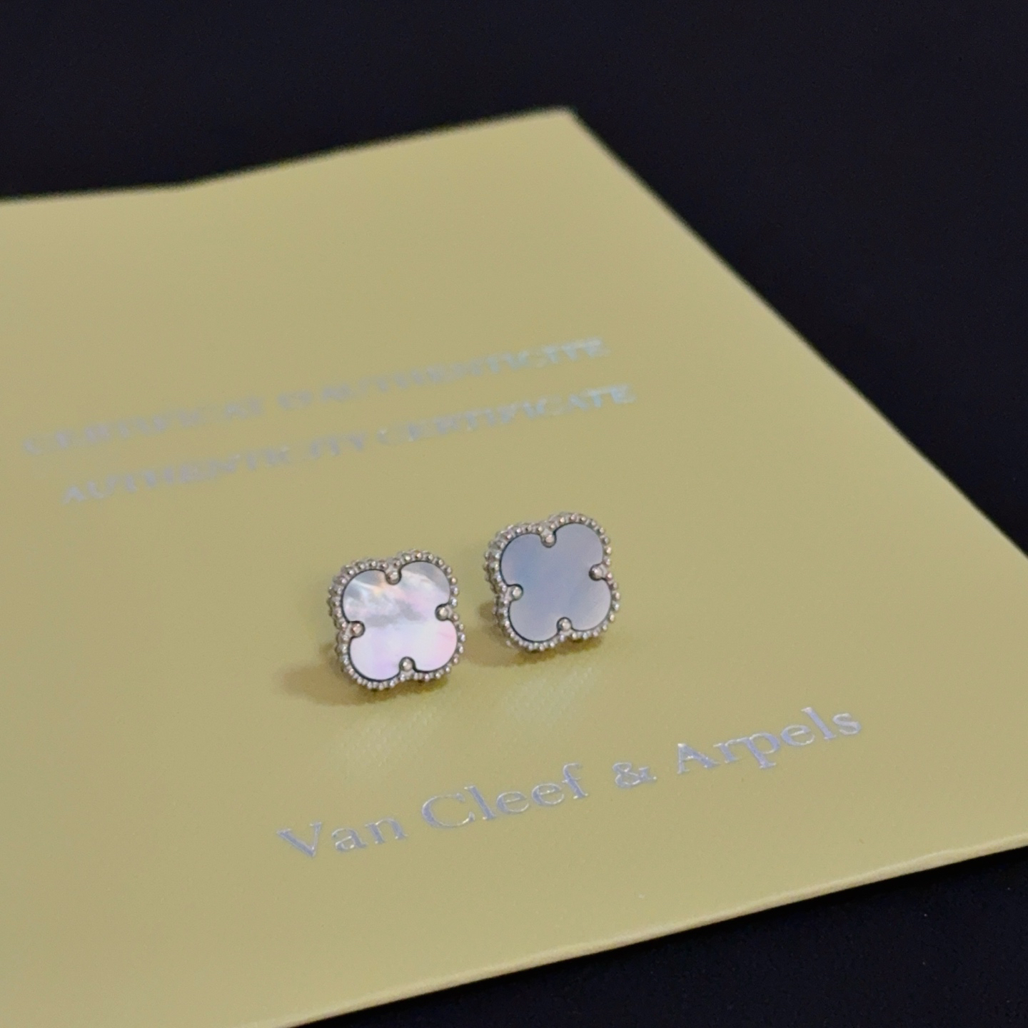 Van Cleef & Arpels earring-56