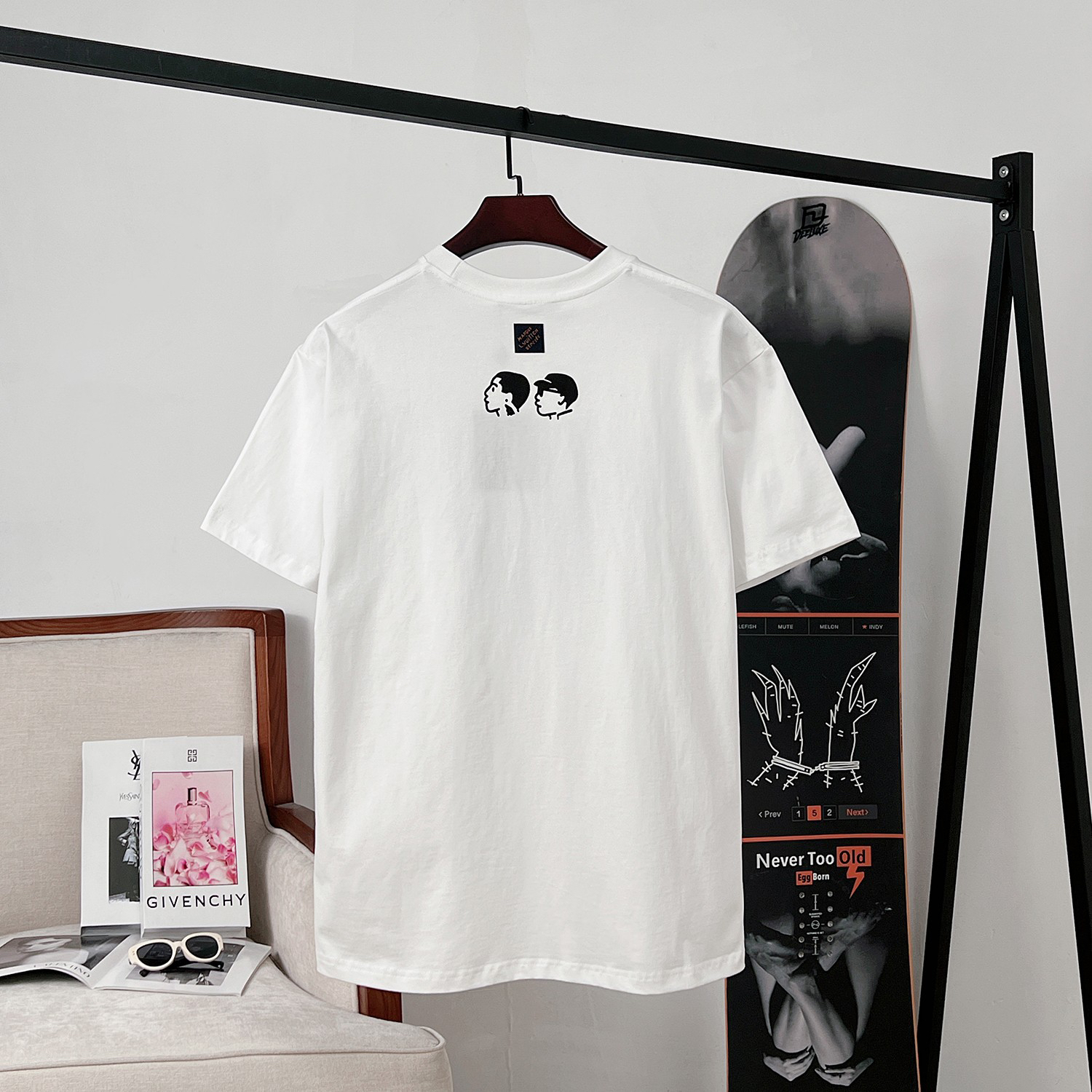 LV clothing-159