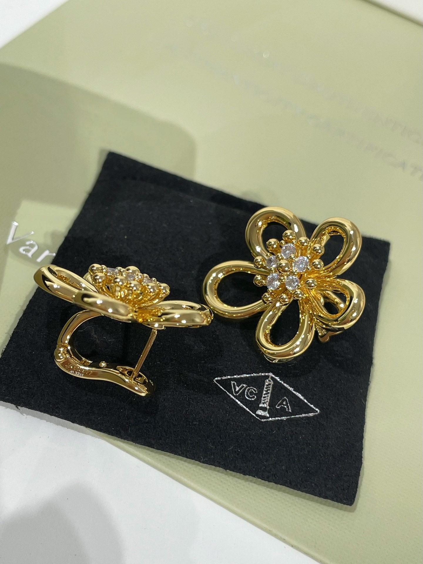 Van Cleef & Arpels earring-15