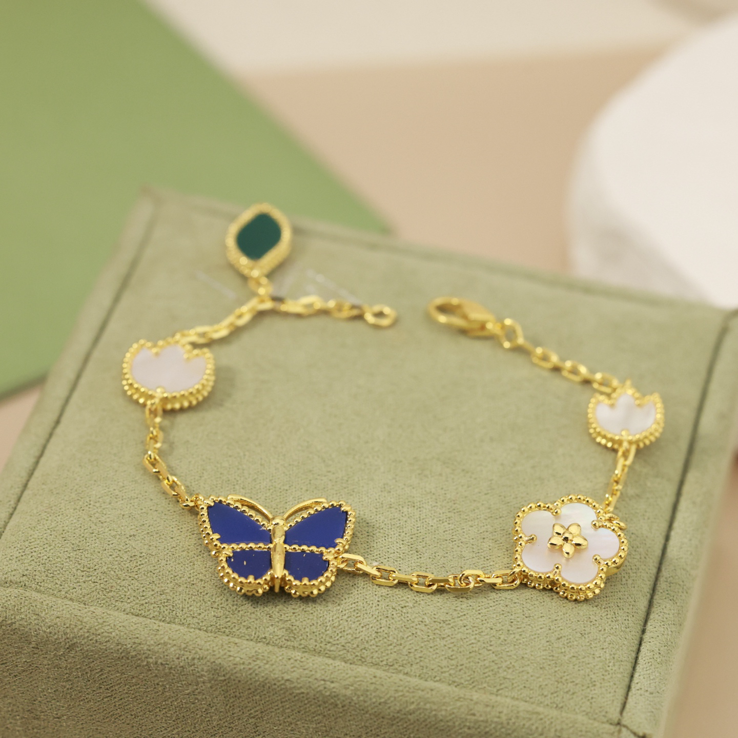 Van Cleef & Arpels Bracelet-33