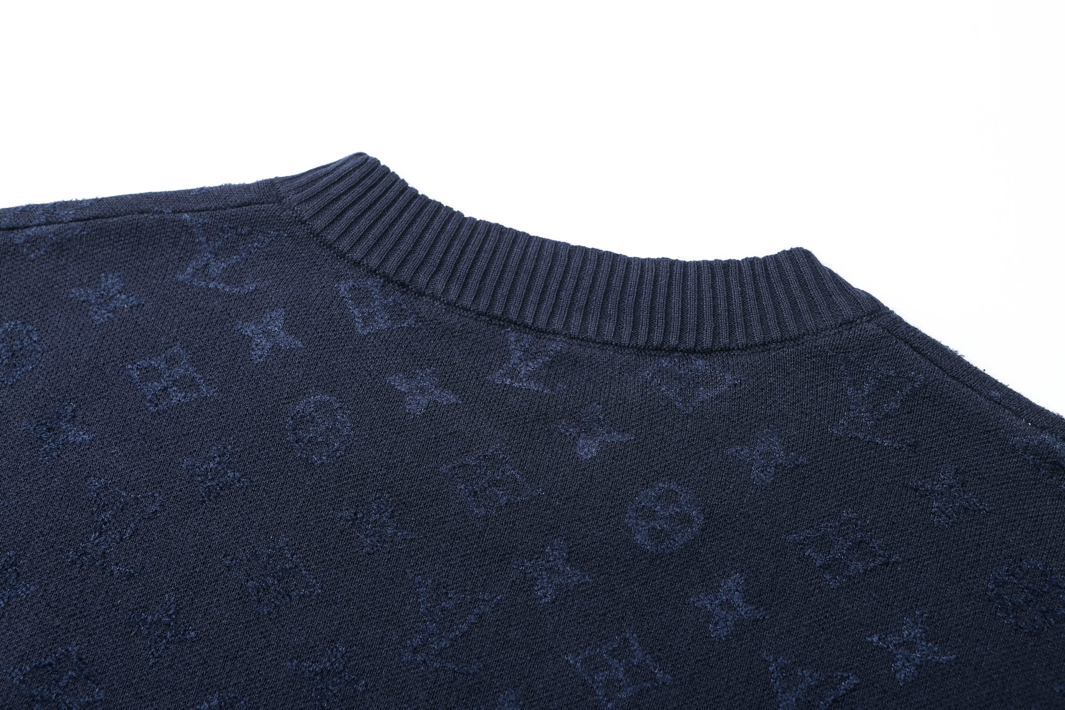 LV clothing-225