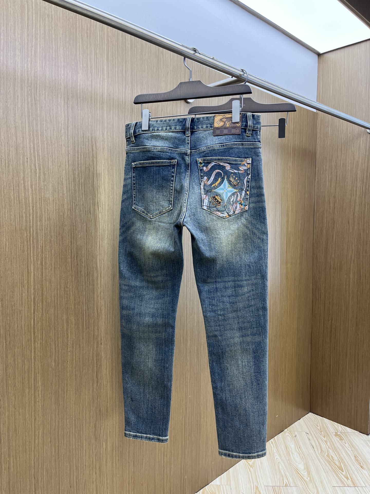 LV Clothing-19