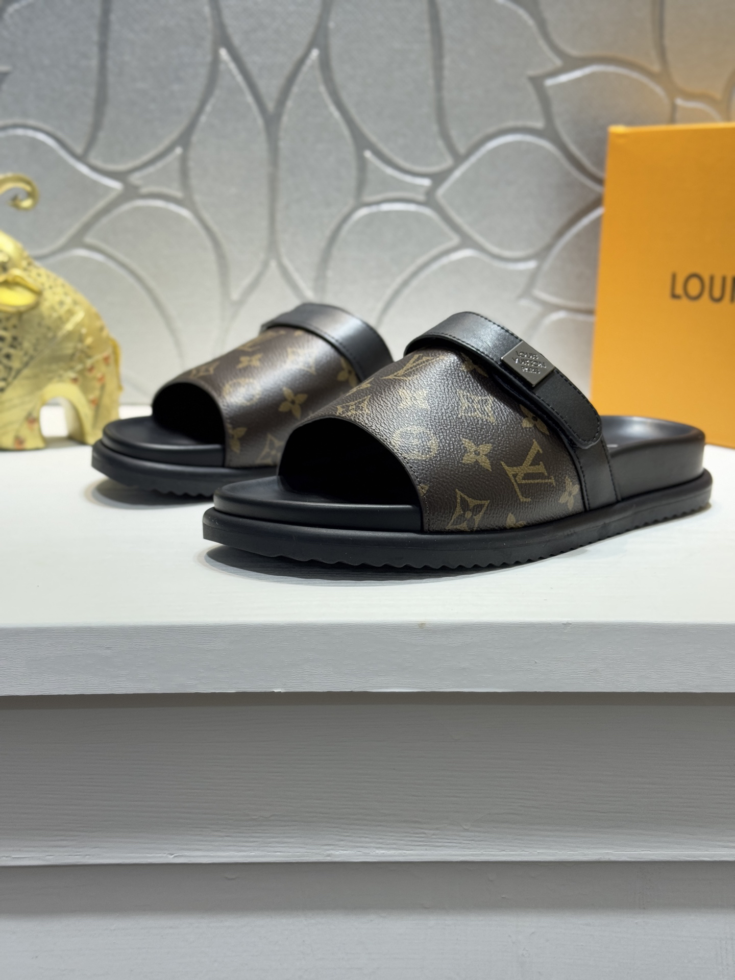 LV Summer footwear