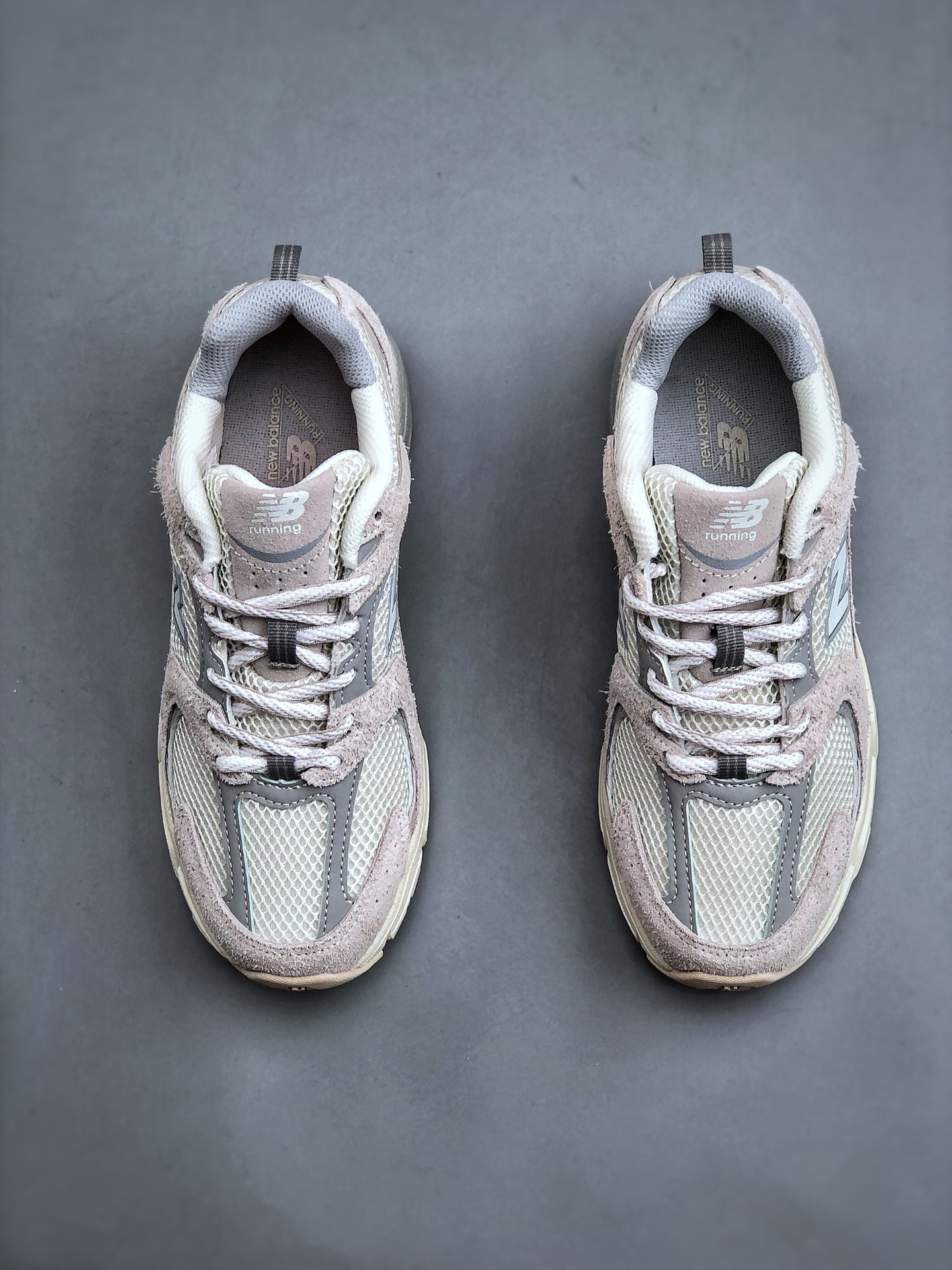 New Balance Sneakers-345