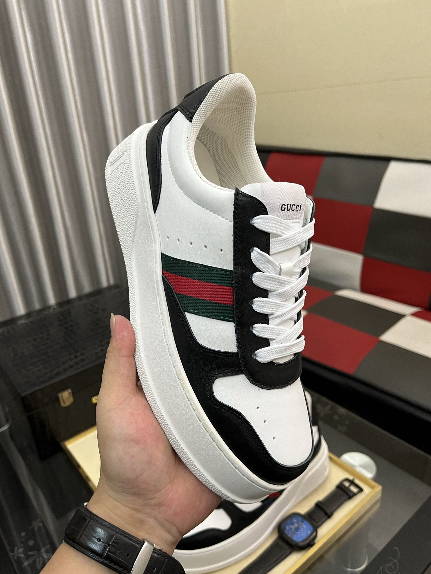 Gucci Sneakers-100