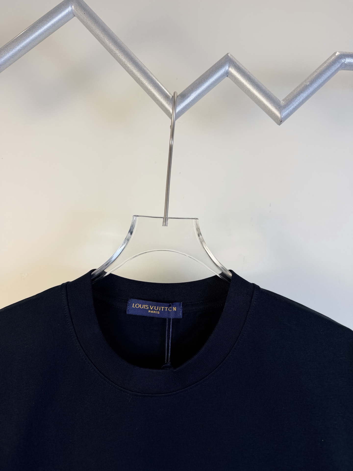 LV clothing-117