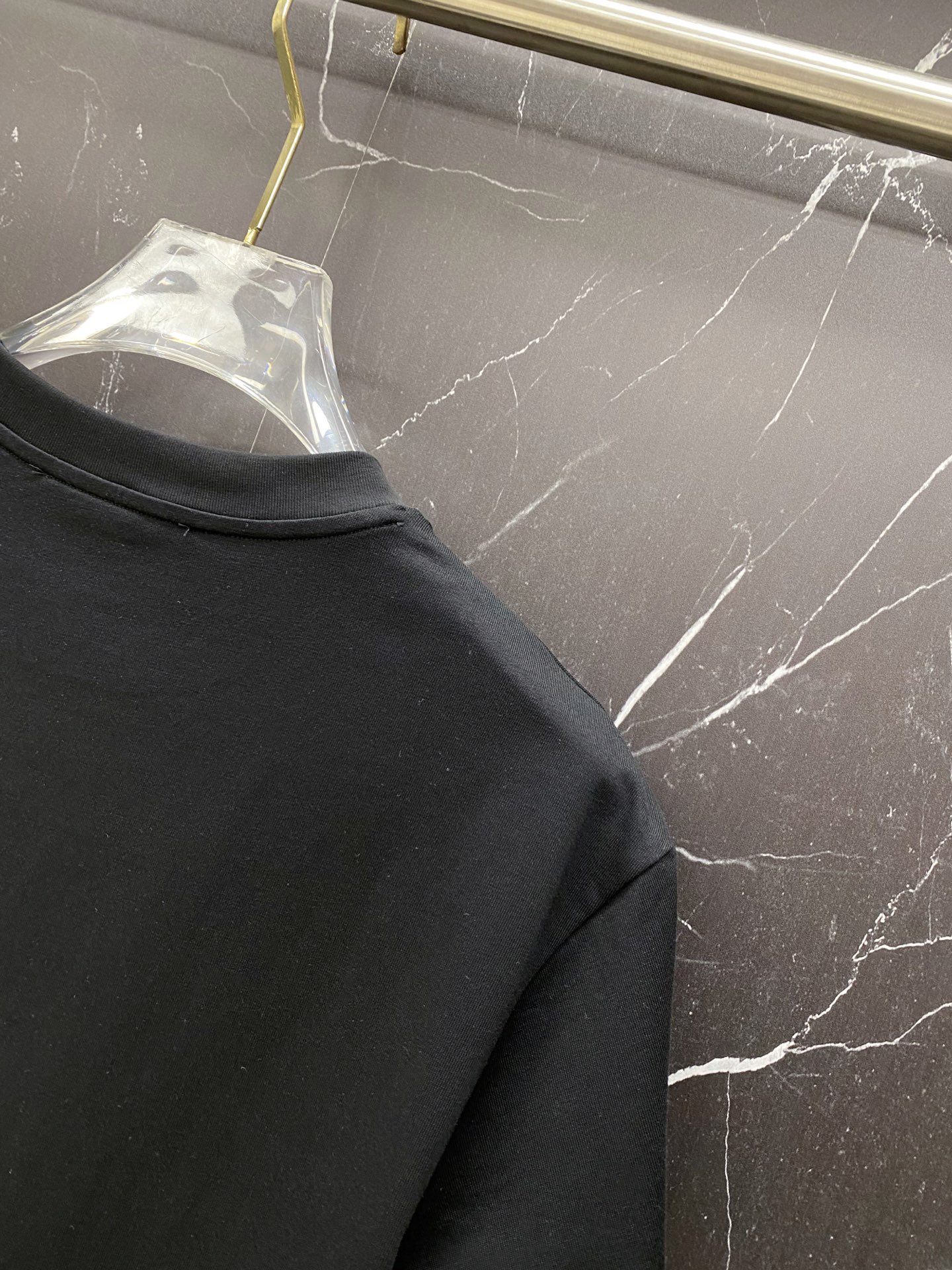 Gucci Clothing-203