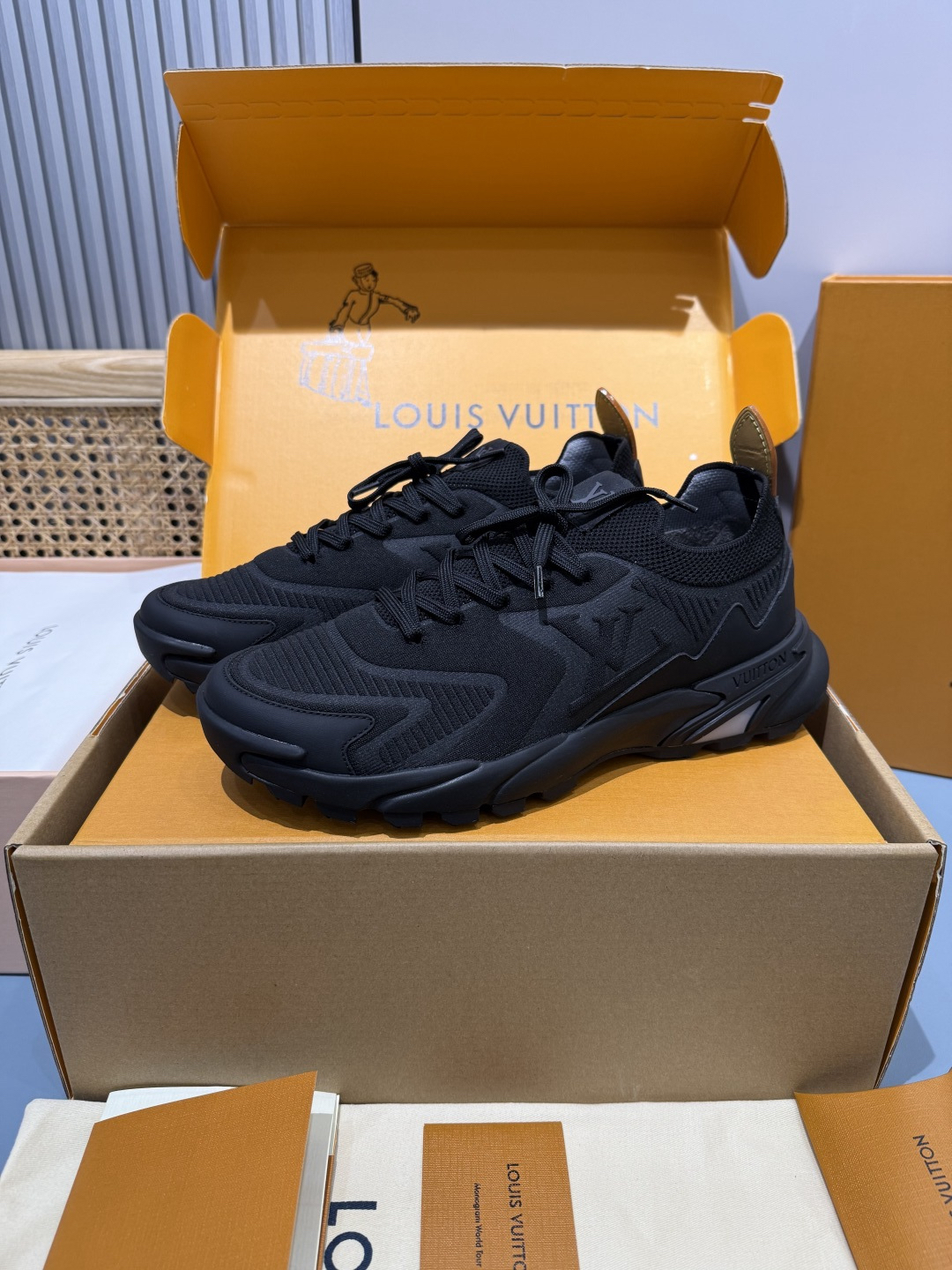 Lv Sneakers-173