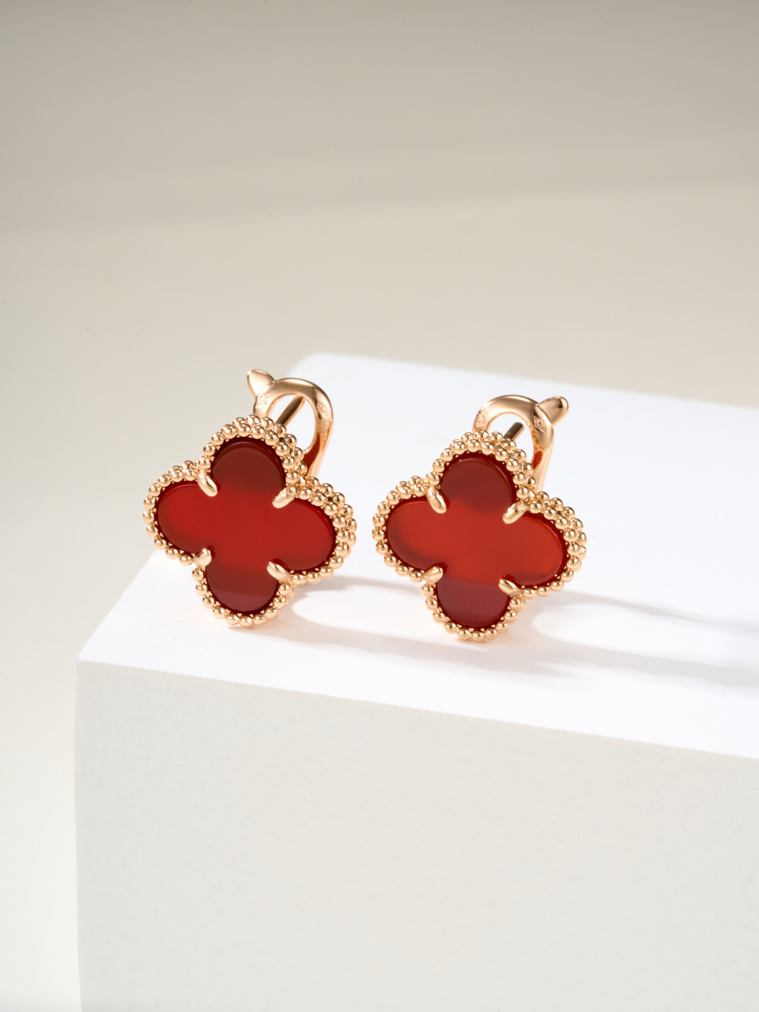 Van Cleef & Arpels earring-20
