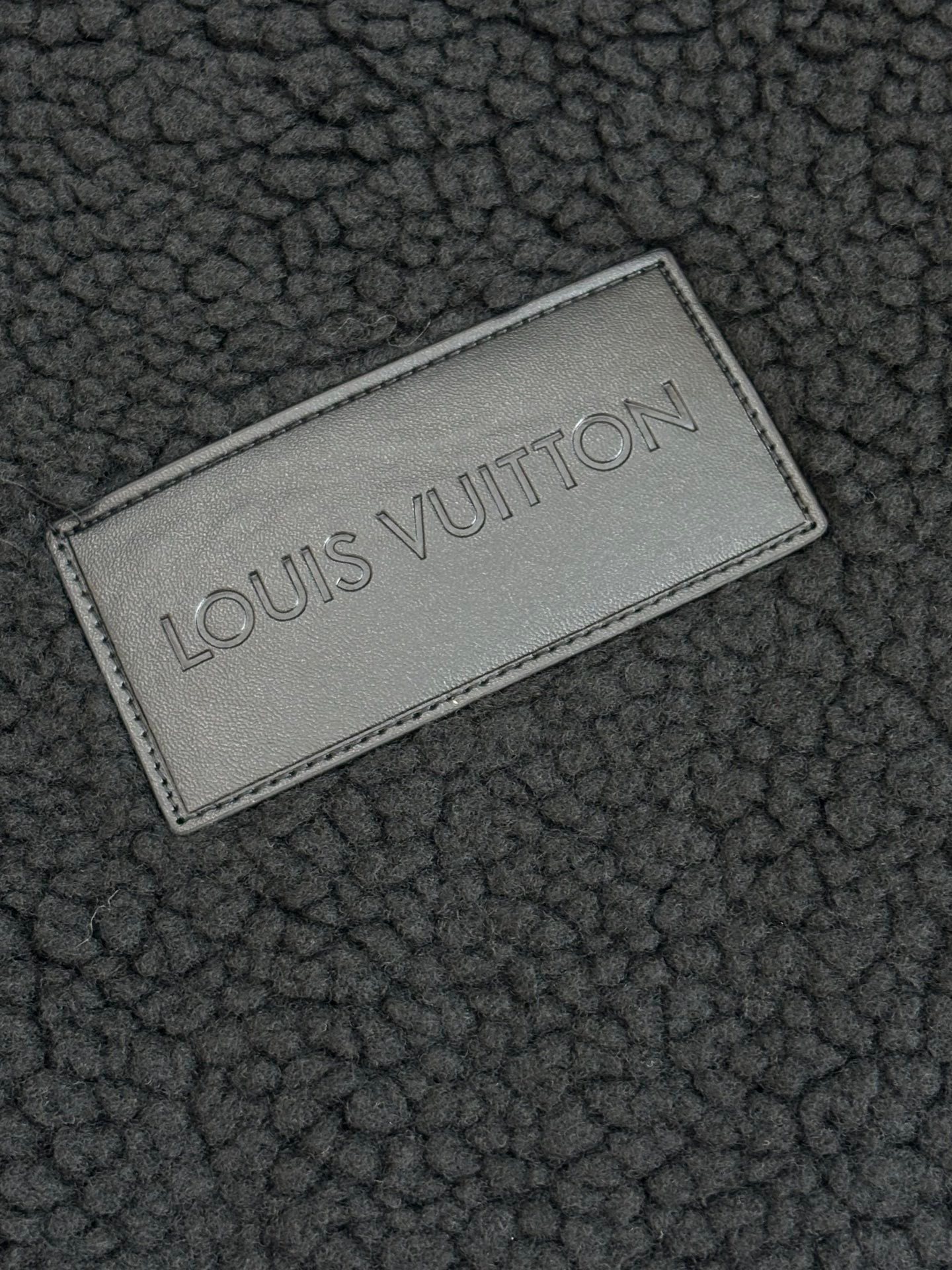 LV Clothing-294