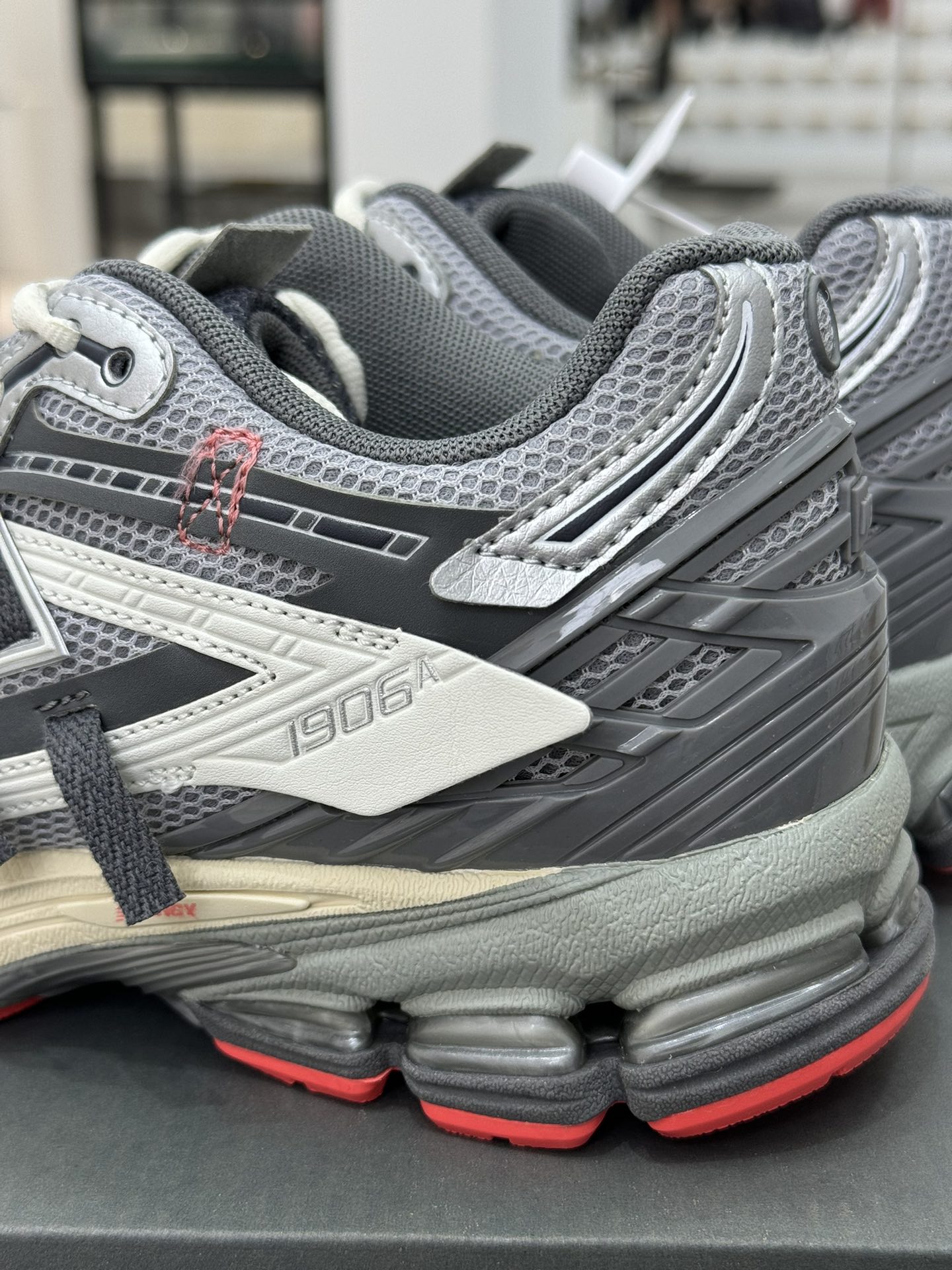 New Balance Sneakers-208