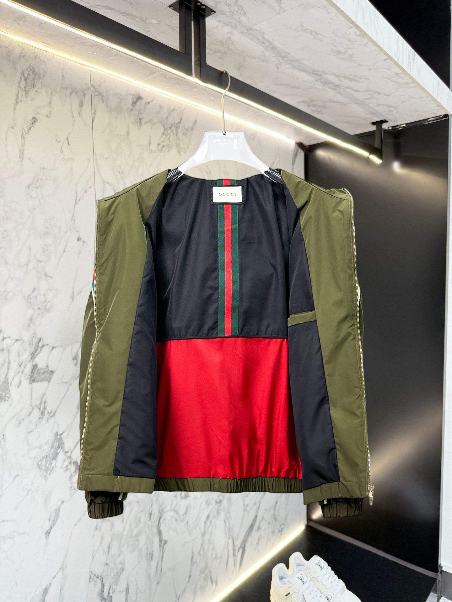Gucci Clothing-186