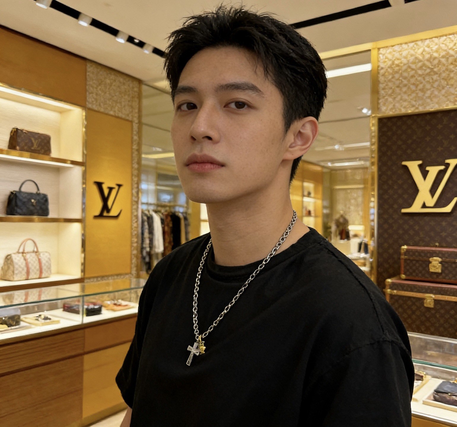 LV necklace-39