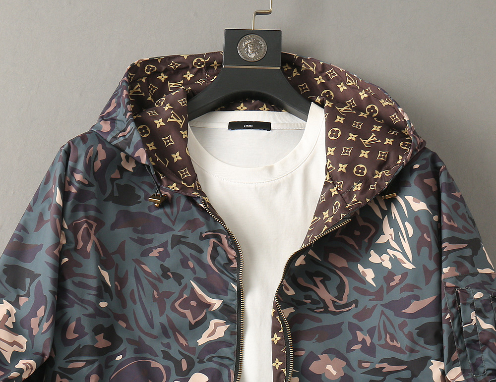 LV Clothing-261