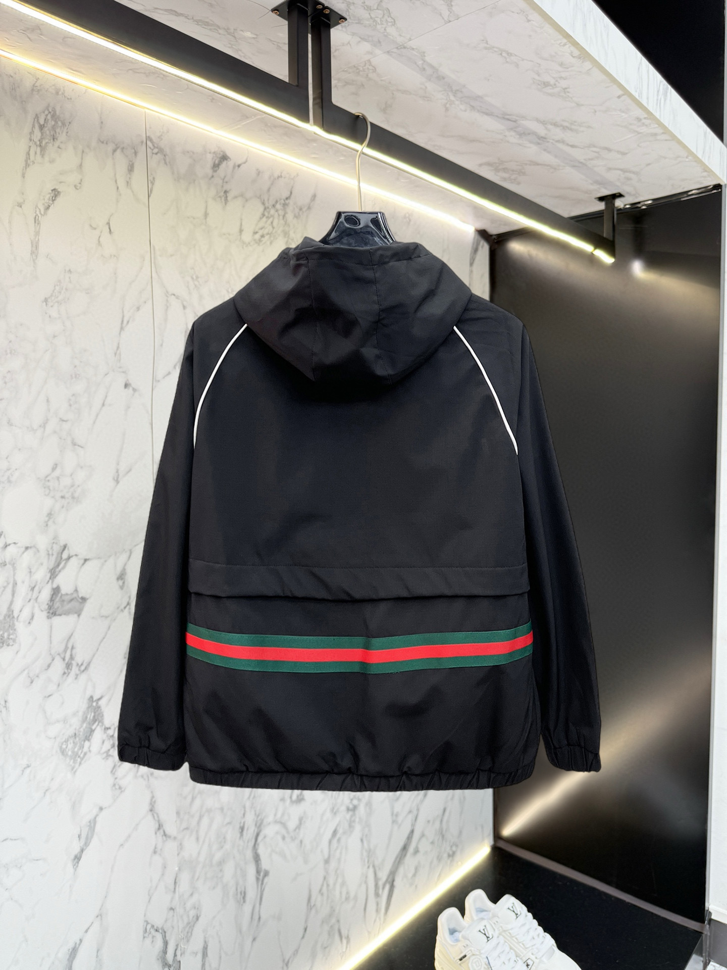 Gucci Clothing-188