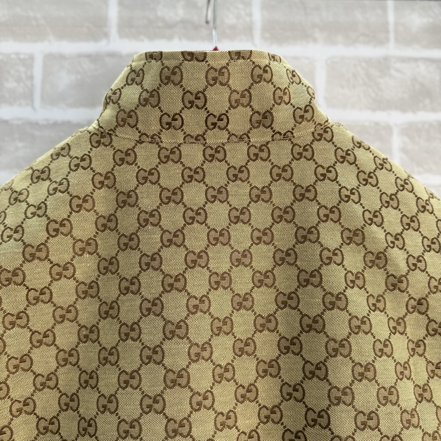 Gucci Clothing-121