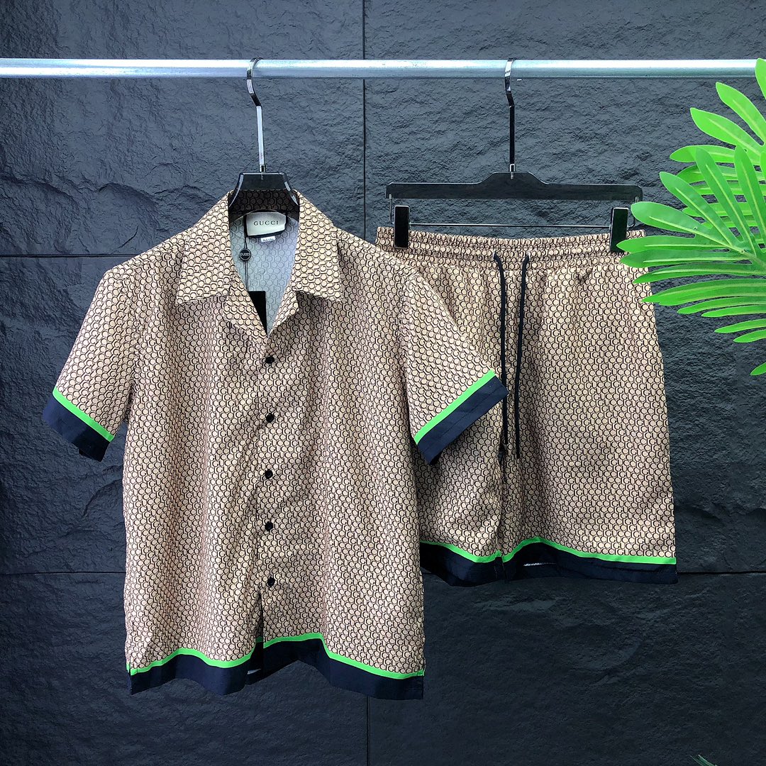 Gucci Clothing-118
