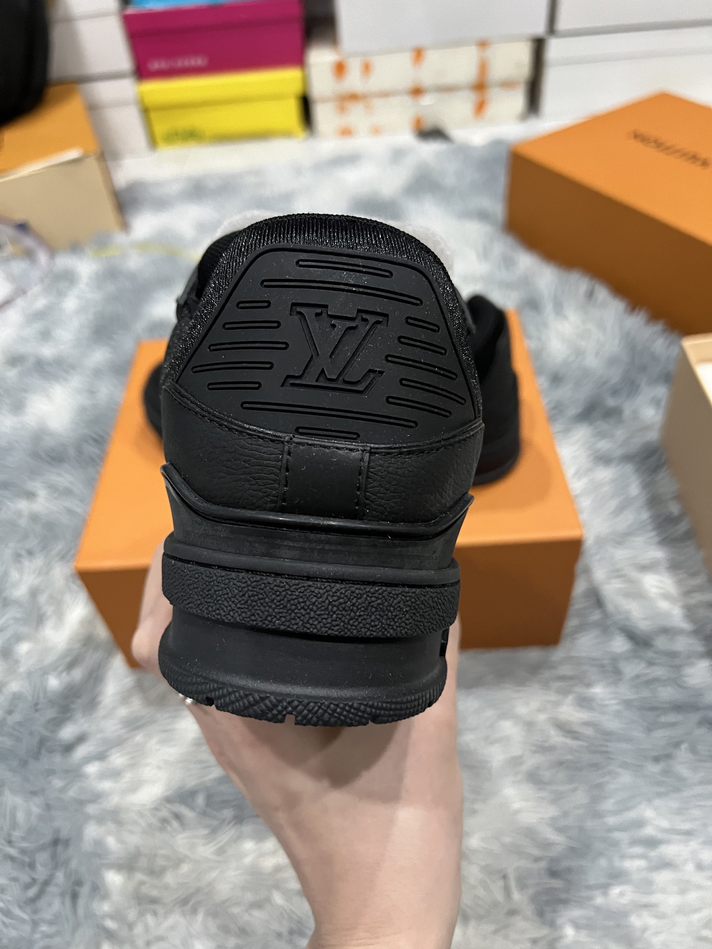 Lv Sneakers-81