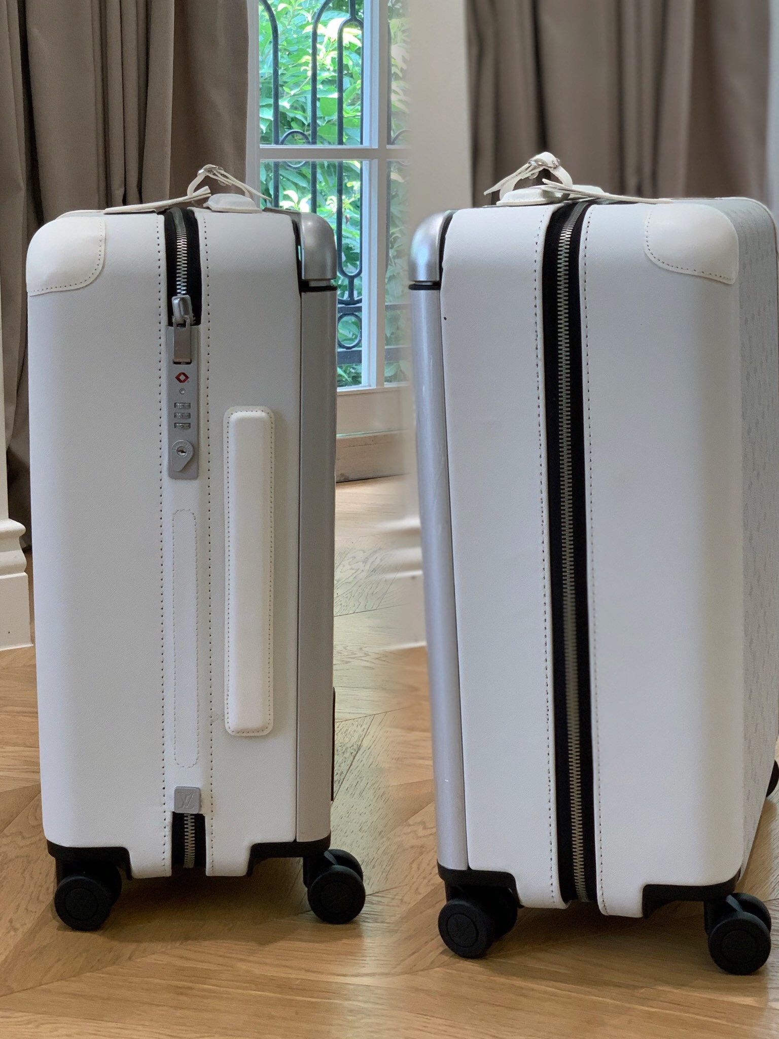 LV luggage-8