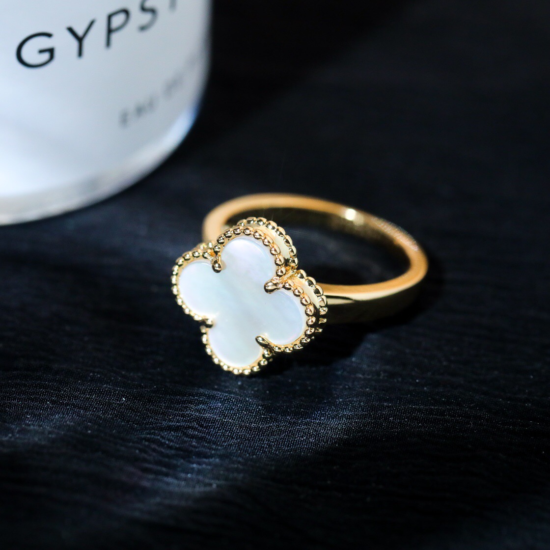 Van Cleef & Arpels ring-77