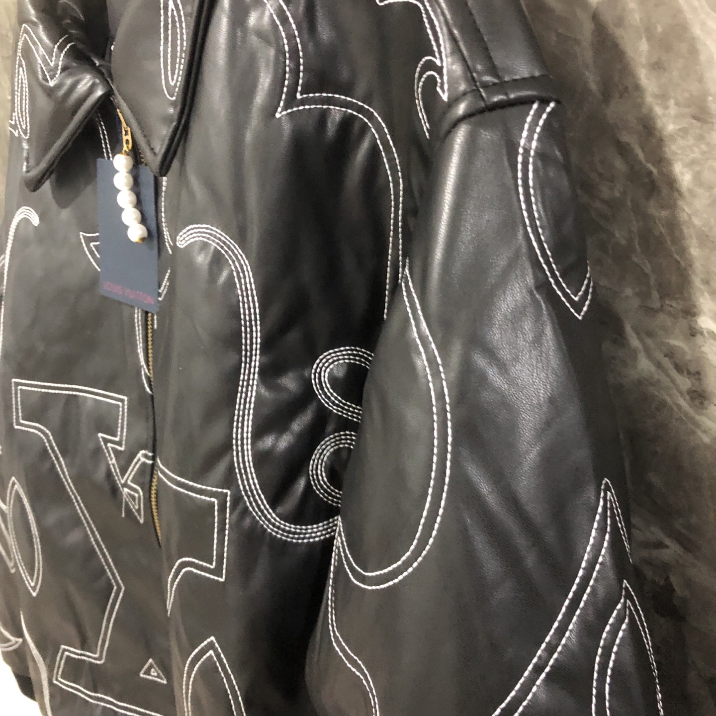 LV Clothing-277