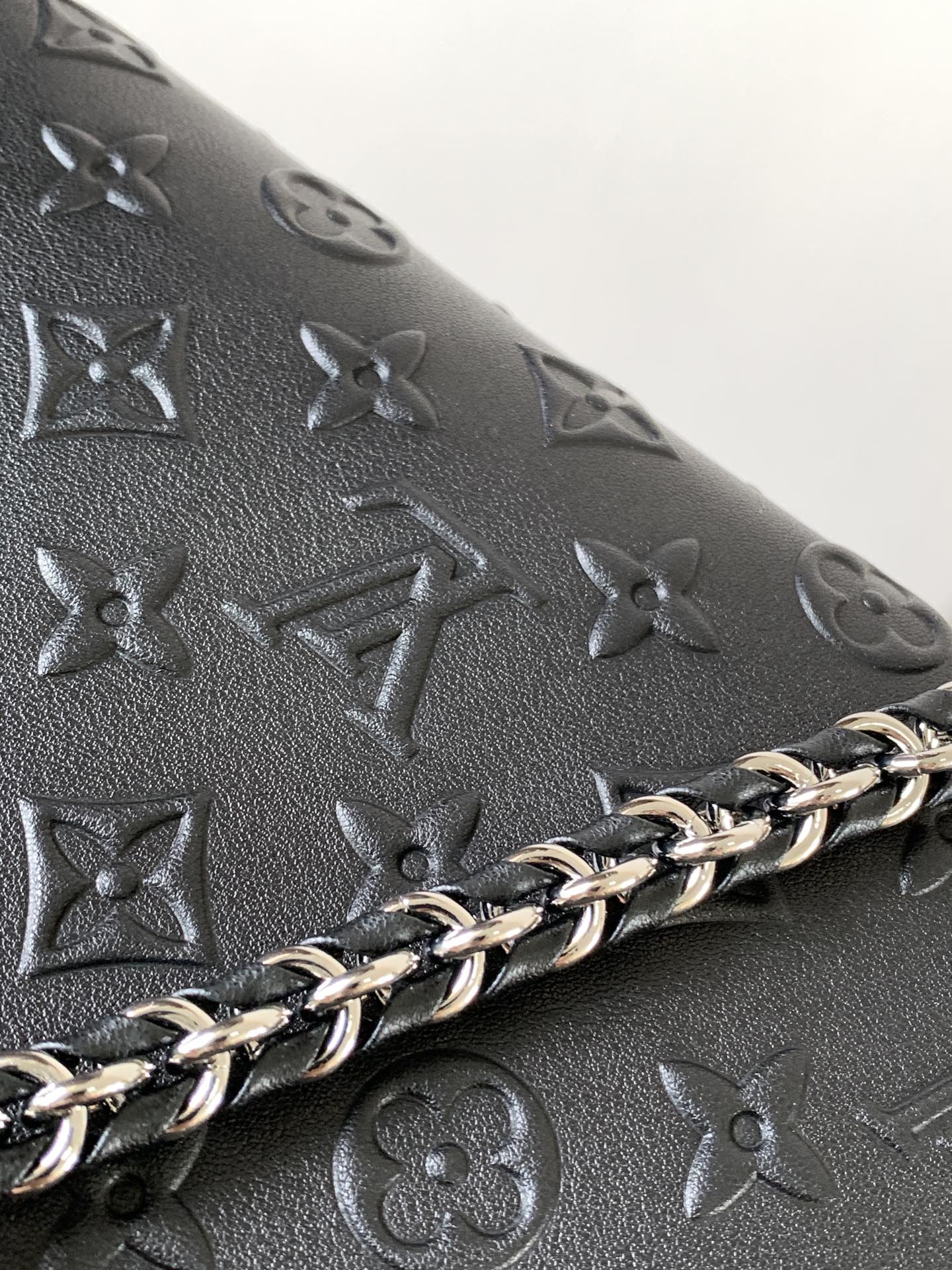 Louis Vuitton Hot New Product-37